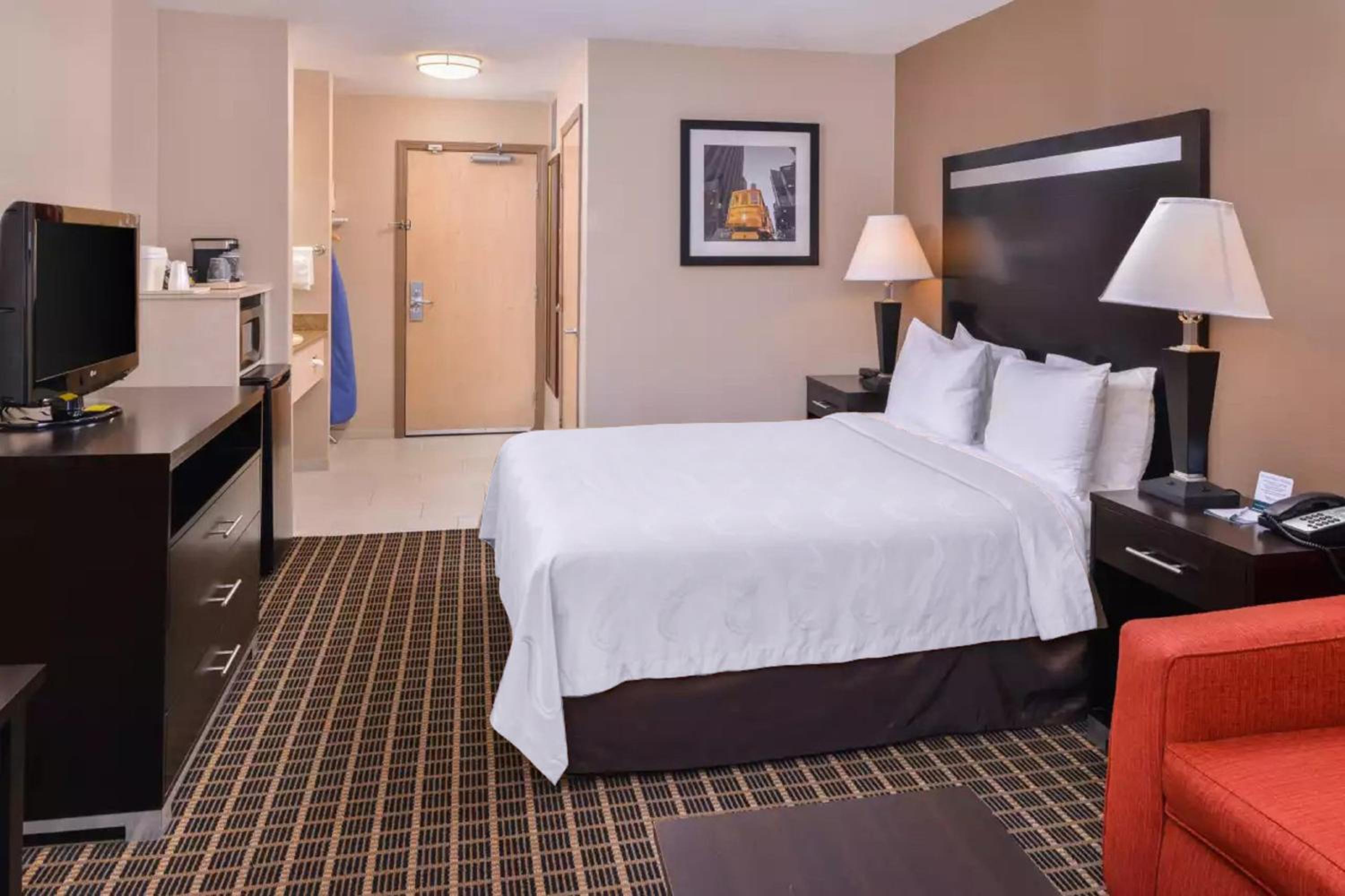 Standard Queen Room - Photo 4