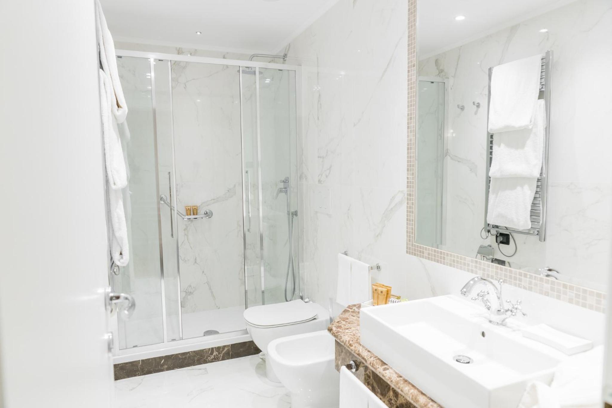 Double or Twin Room (1 Adult) - Photo 6