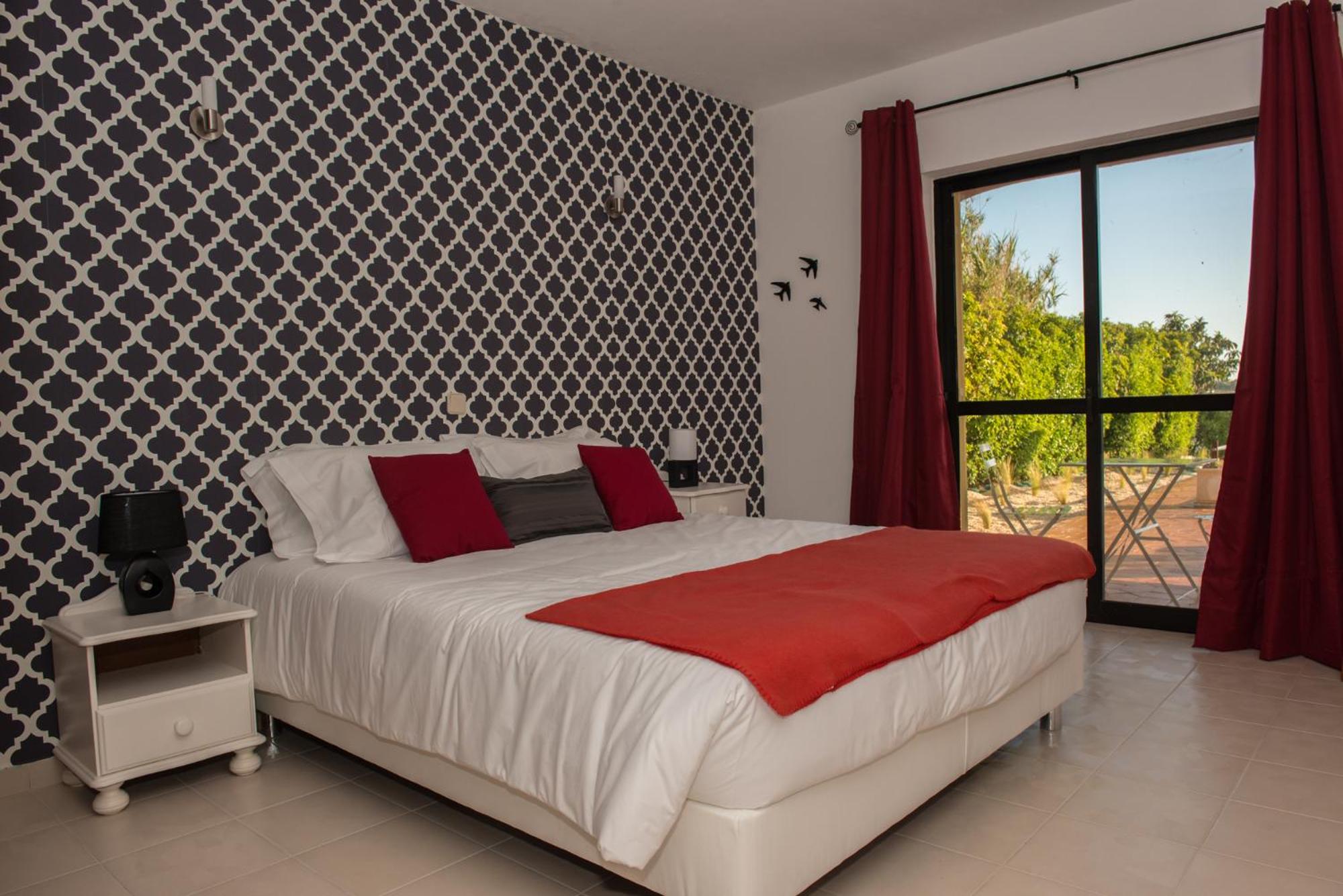 Double Room with Pool View - Photo 1