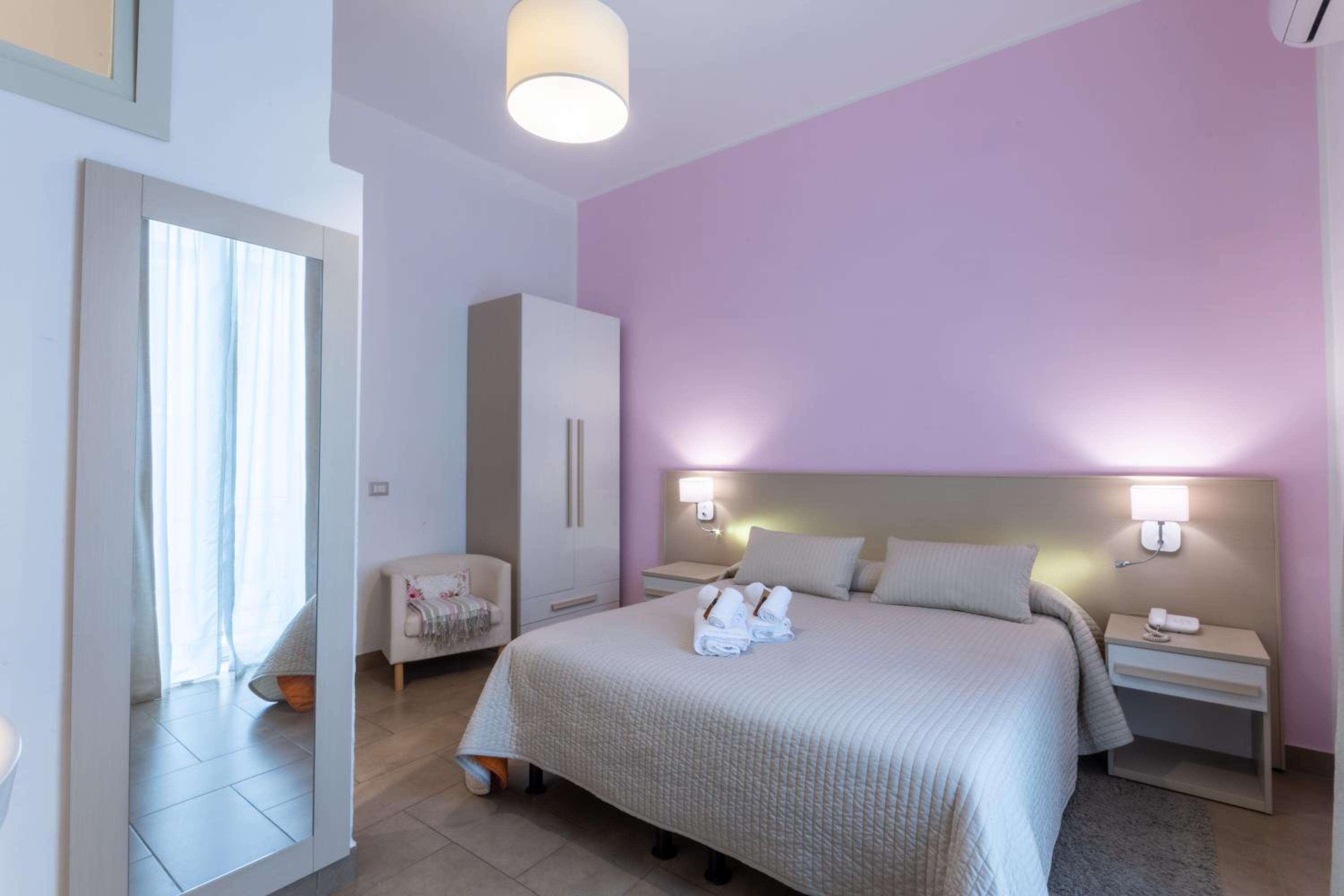 Double or Twin Room with Private Bathroom photo 3