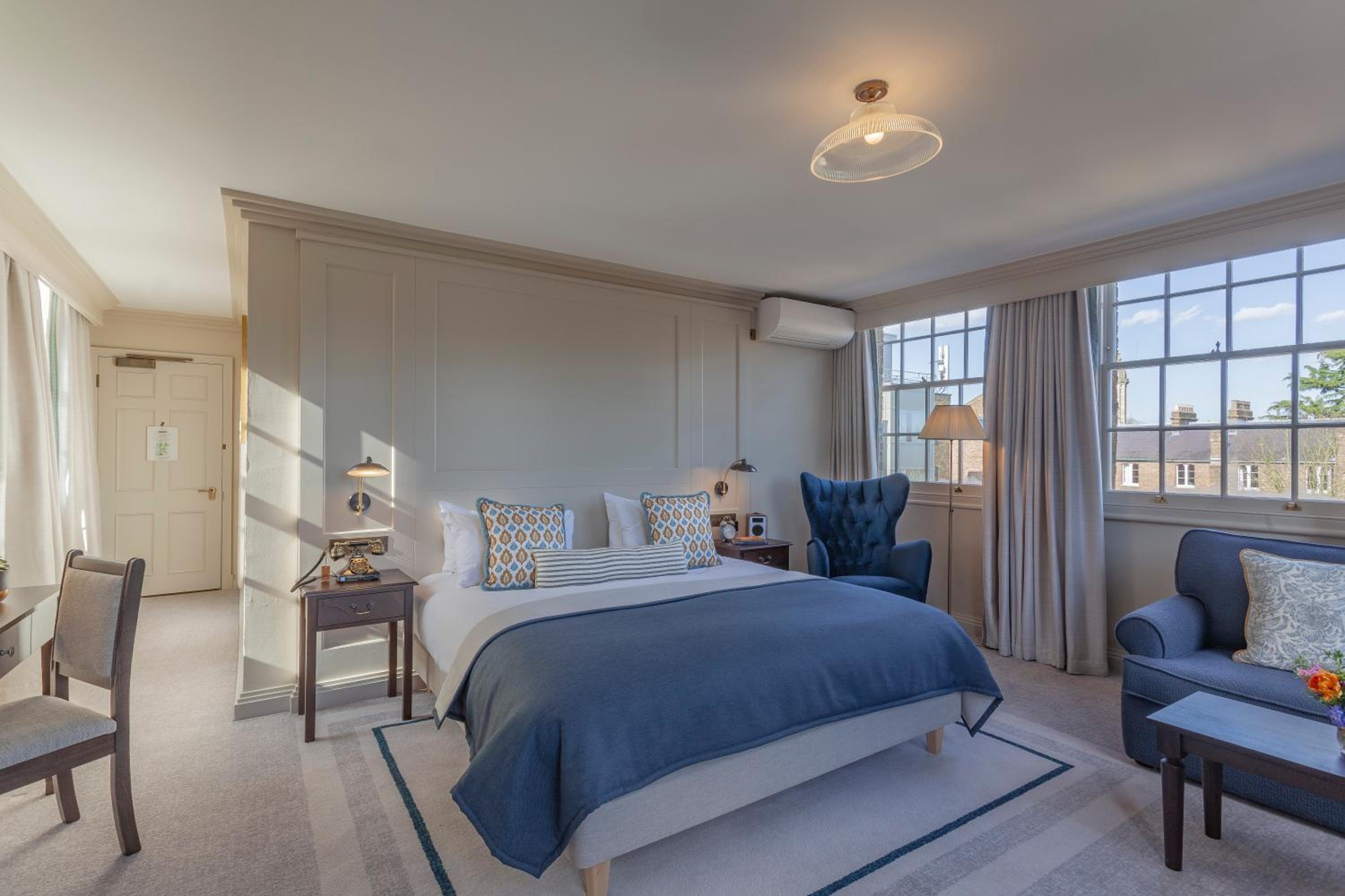 Georgian Junior Suite - Photo 6