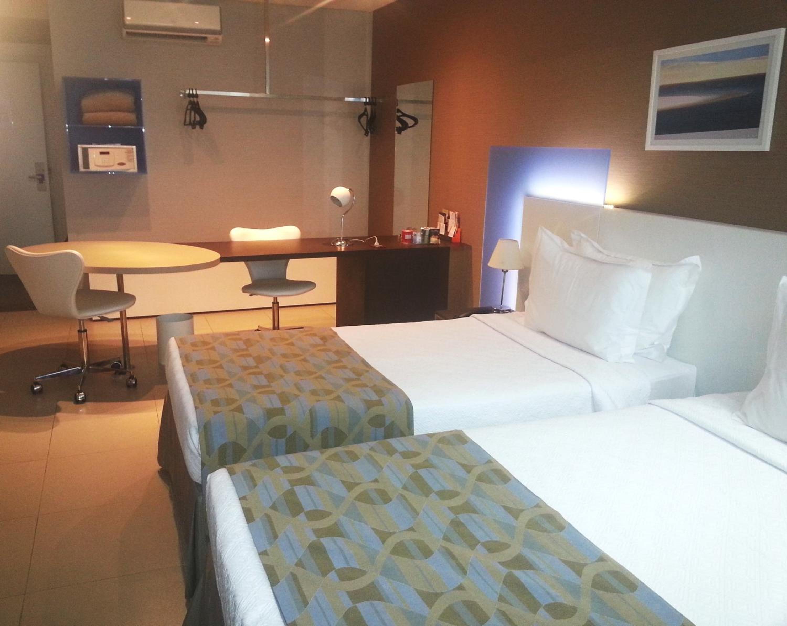 Standard Twin - 2 Single Beds