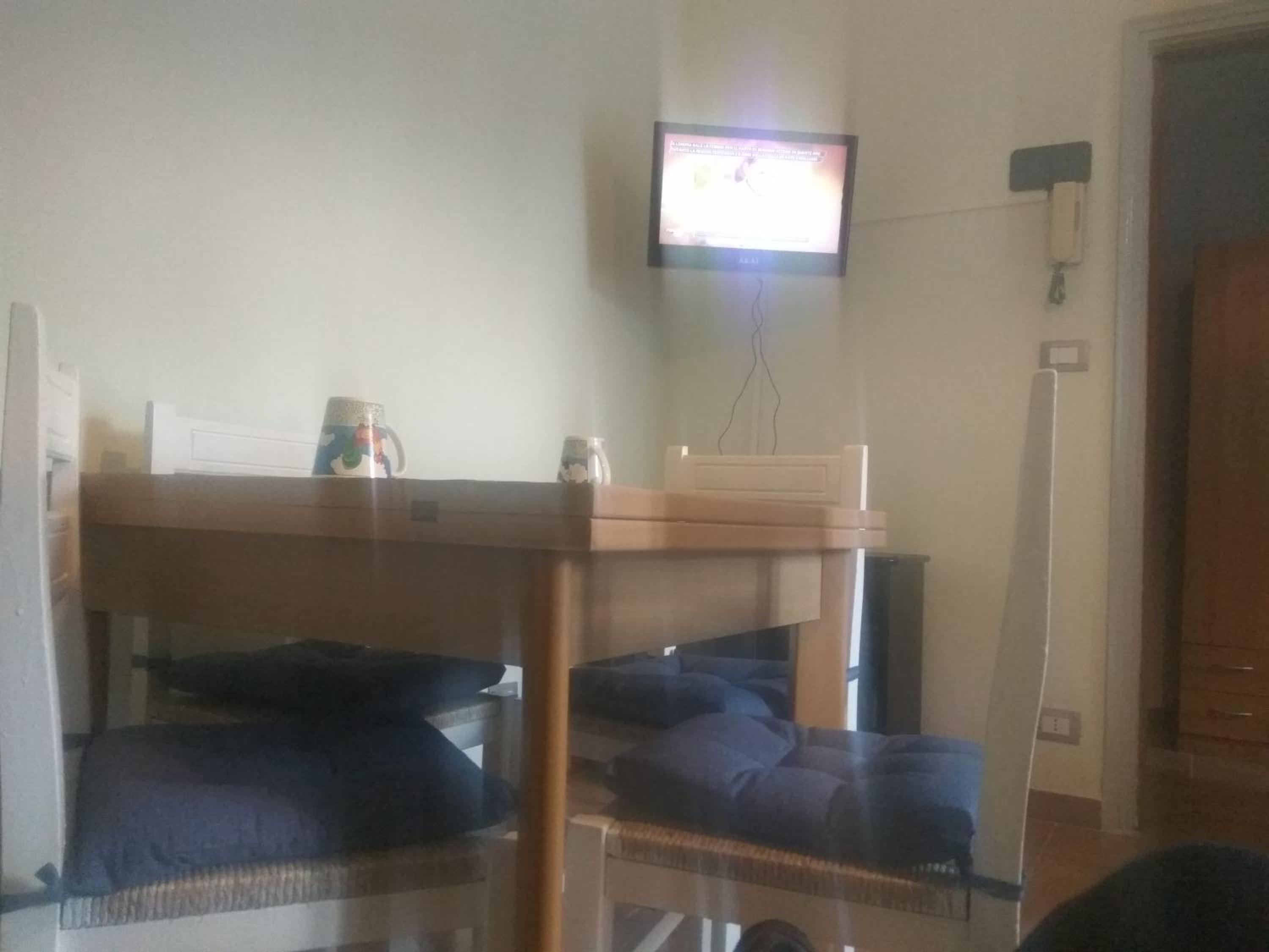 One-Bedroom Apartment - Photo 3