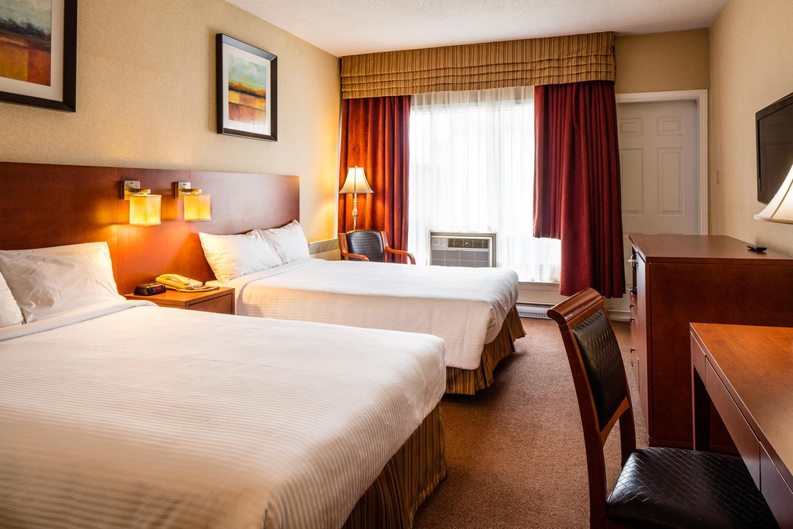 Select Two Double Beds Room - Photo 6