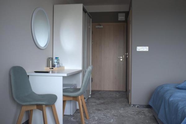 King Room with Balcony - Photo 3