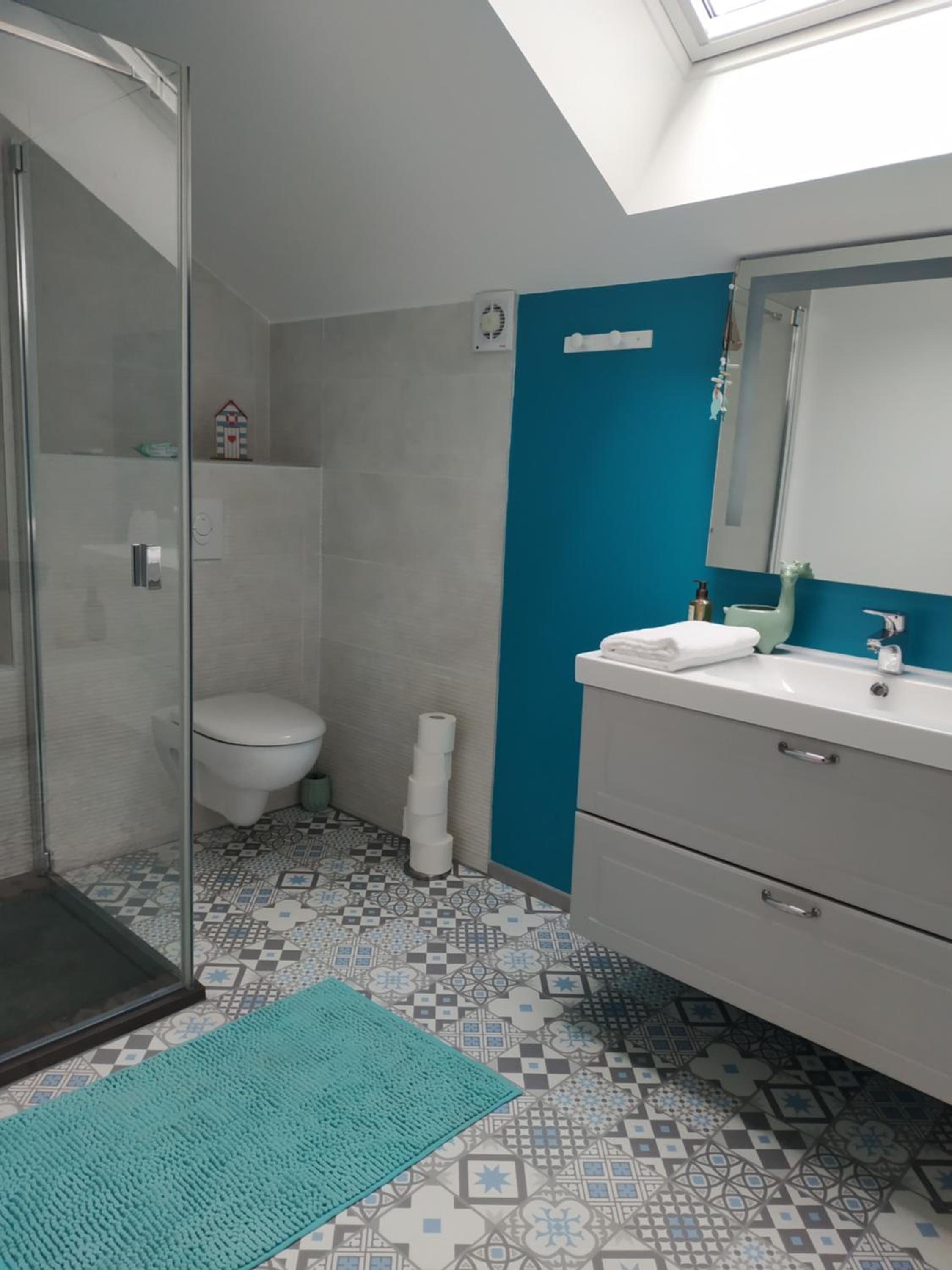 Deluxe King Suite - Photo 10
