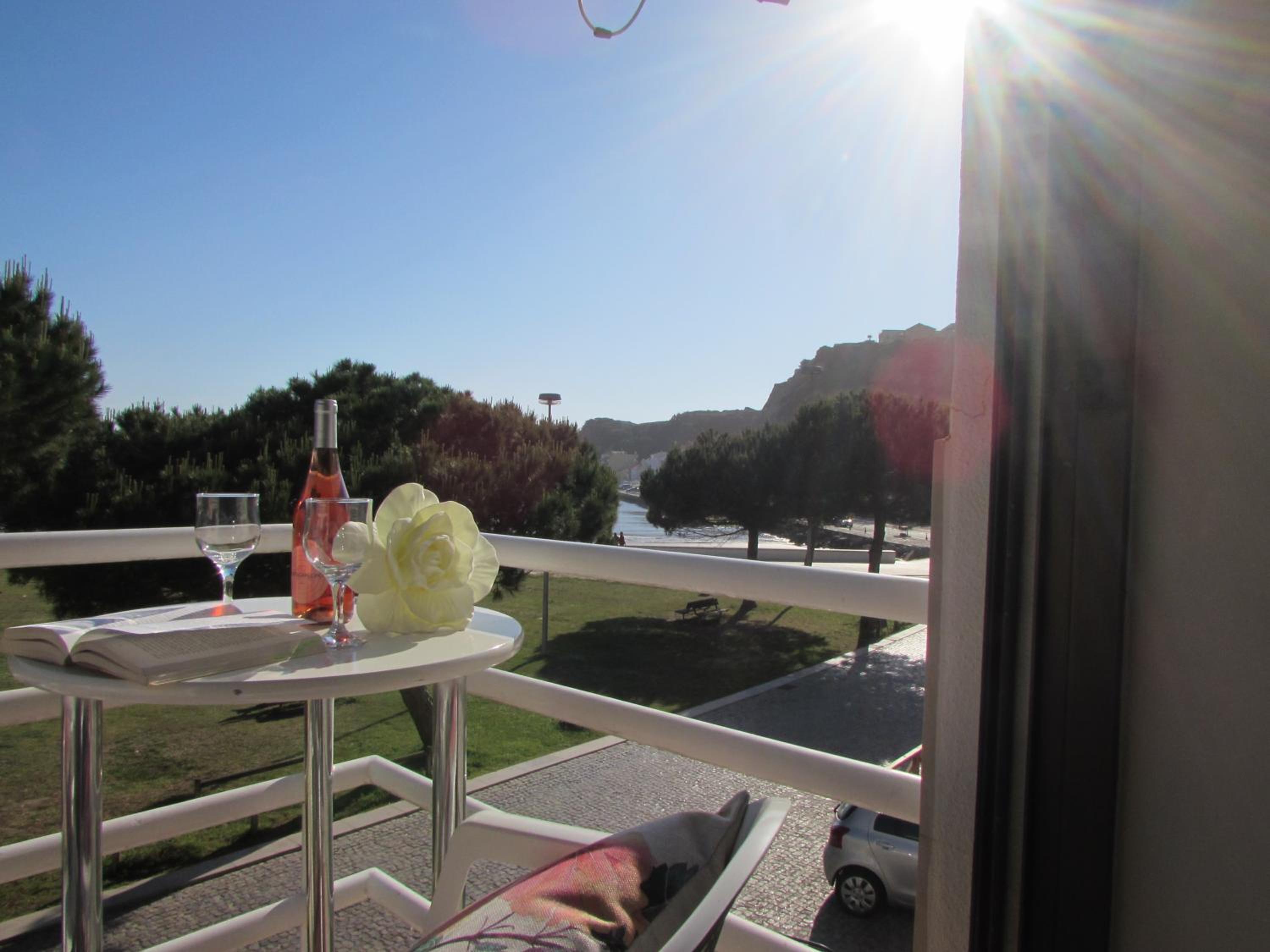 Two-Bedroom Apartment with Bay View photo 2