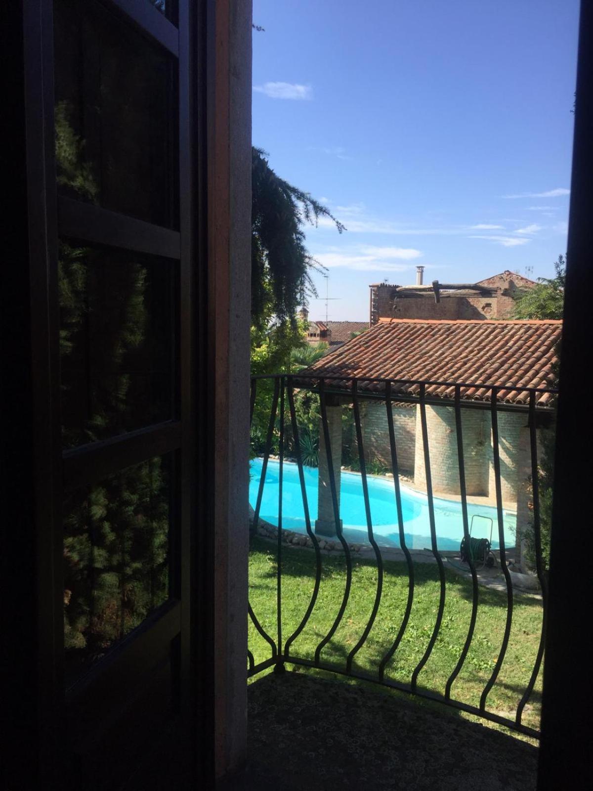 Queen Room with Pool View - Photo 17