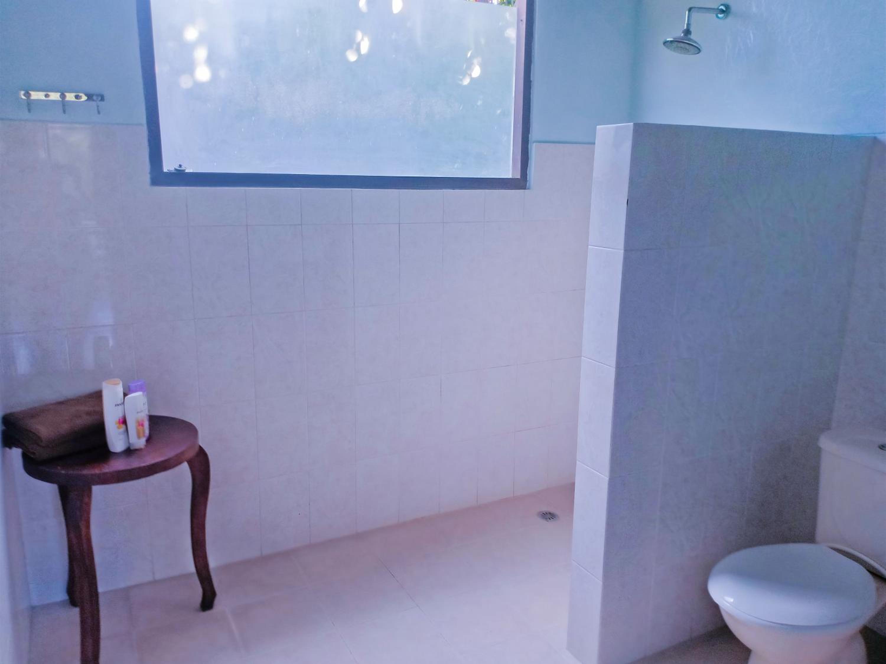 Double Room with Balcony - Photo 4
