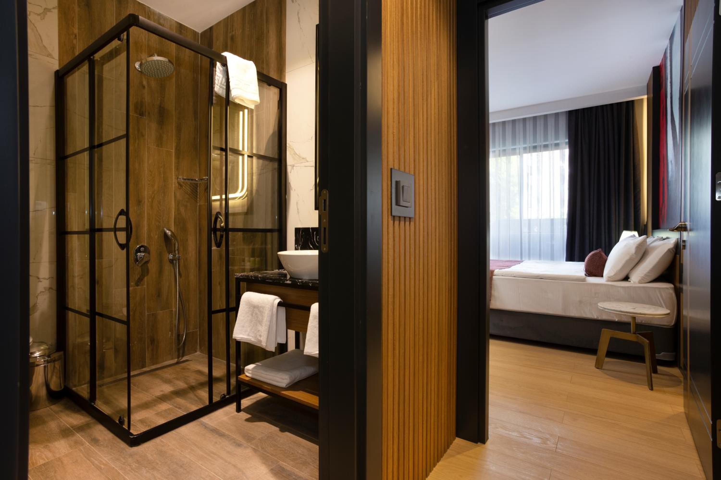 Suite with Garden View