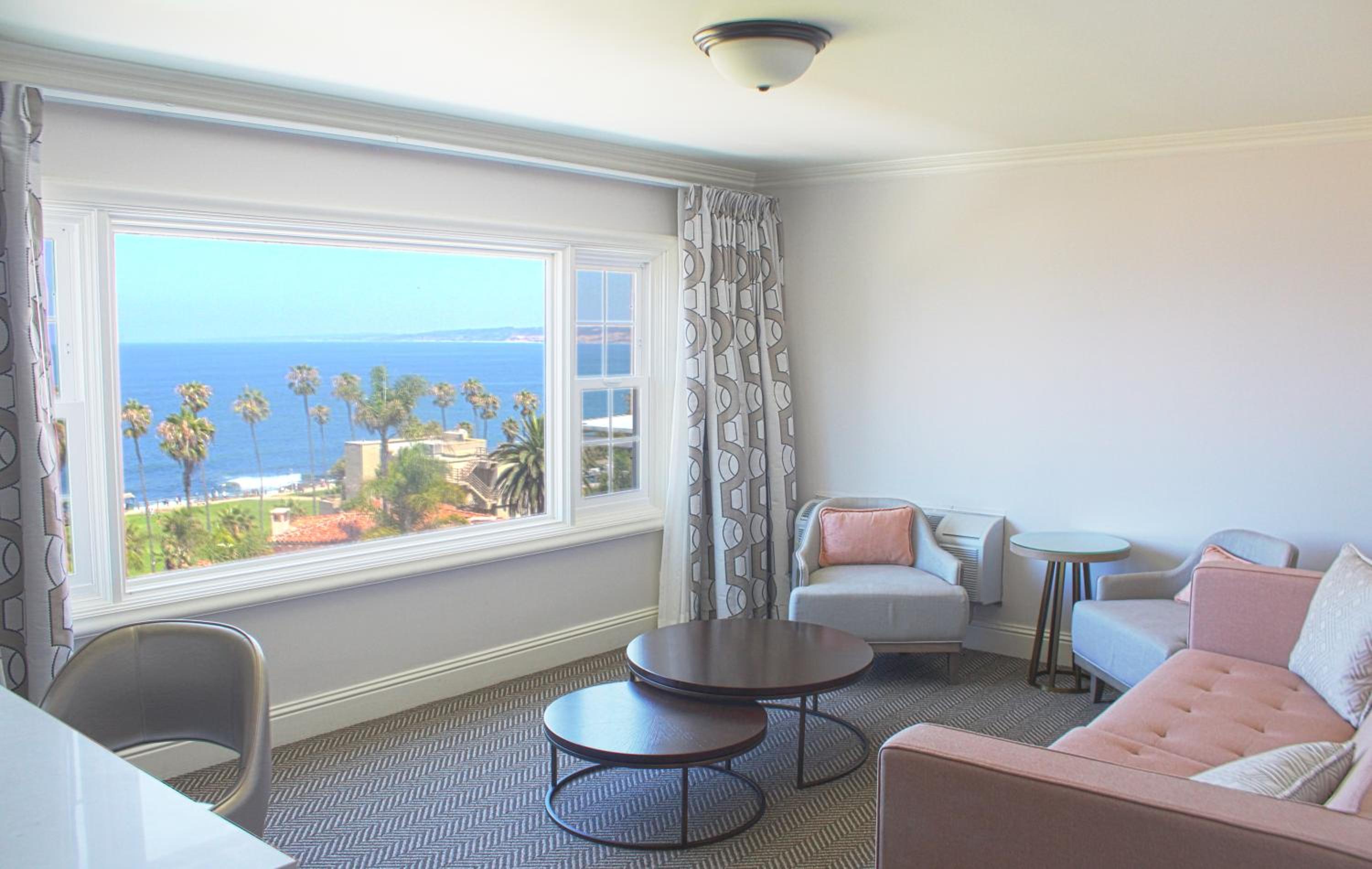 Classic King Suite with Ocean View - Photo 2
