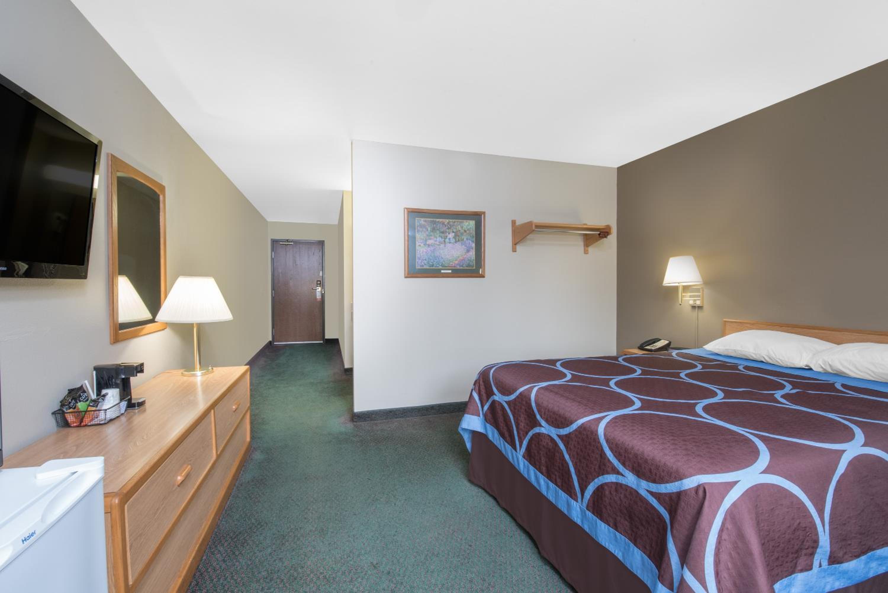 Queen Room - Photo 2