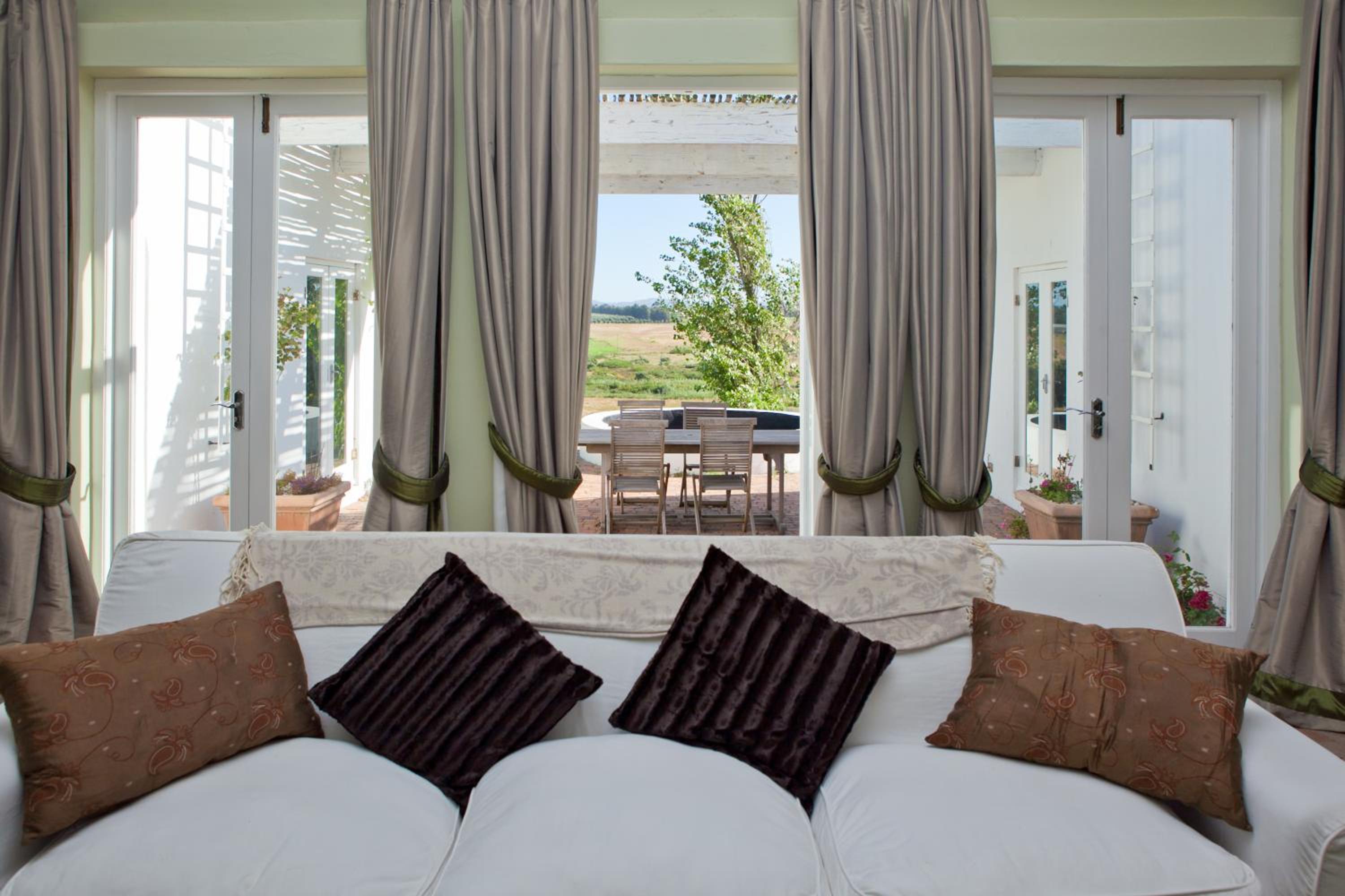 Villa photo 3