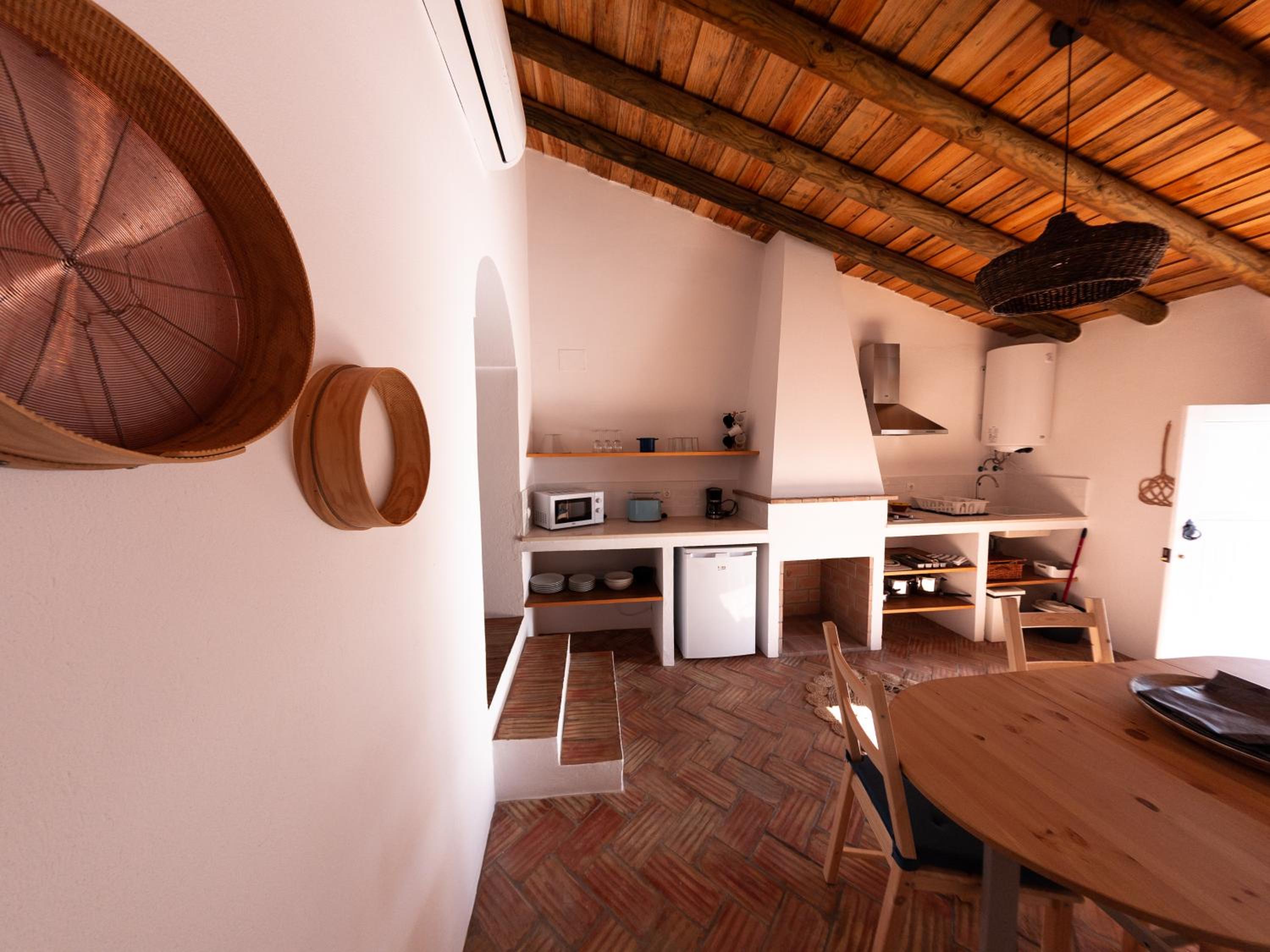 One-Bedroom House - Photo 7