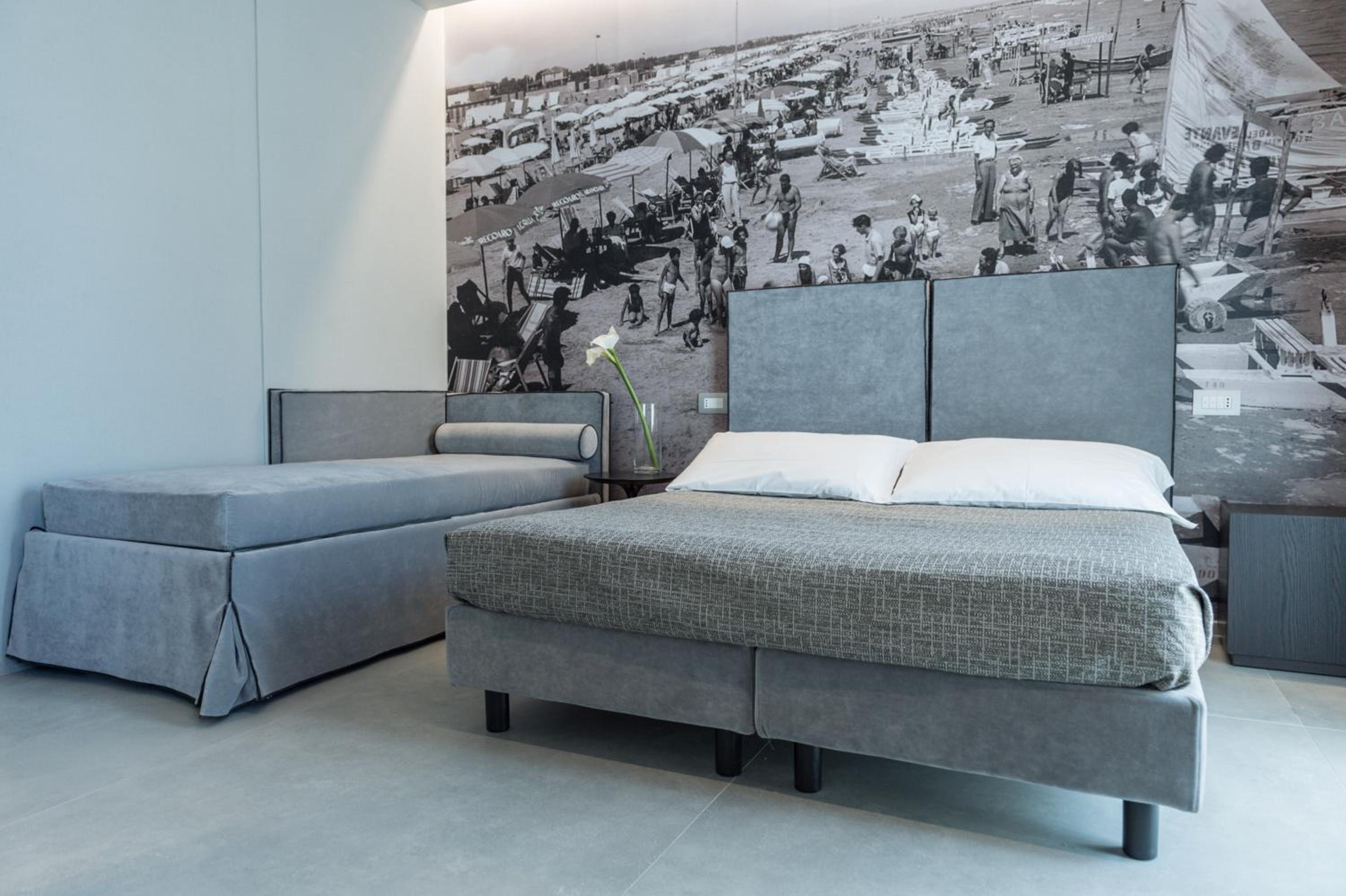 Superior Triple Room with Side Sea View - Photo 1