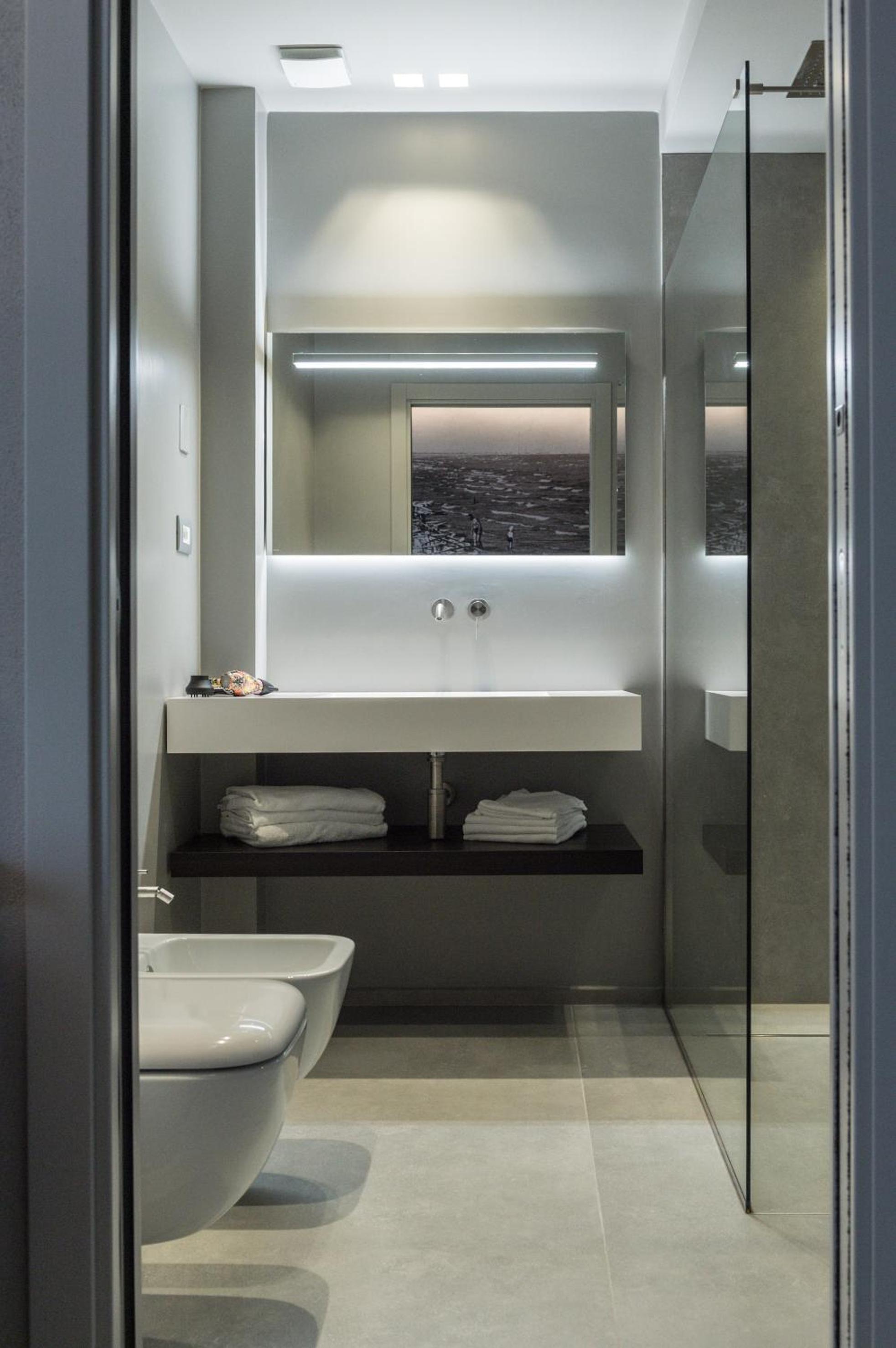Superior Triple Room with Side Sea View - Photo 3