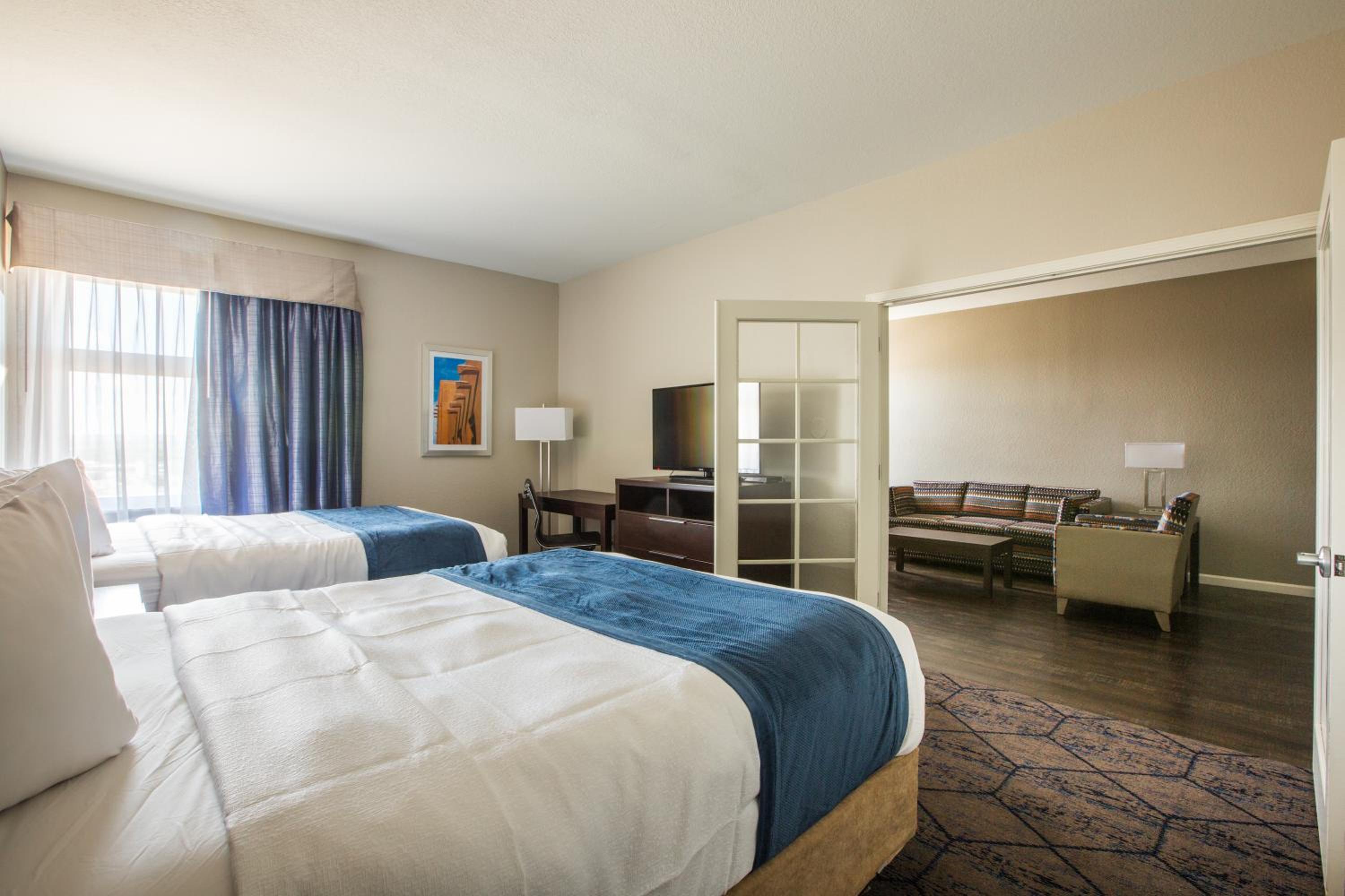 Studio Suite with Two Queen Beds - Non-Smoking - Photo 7