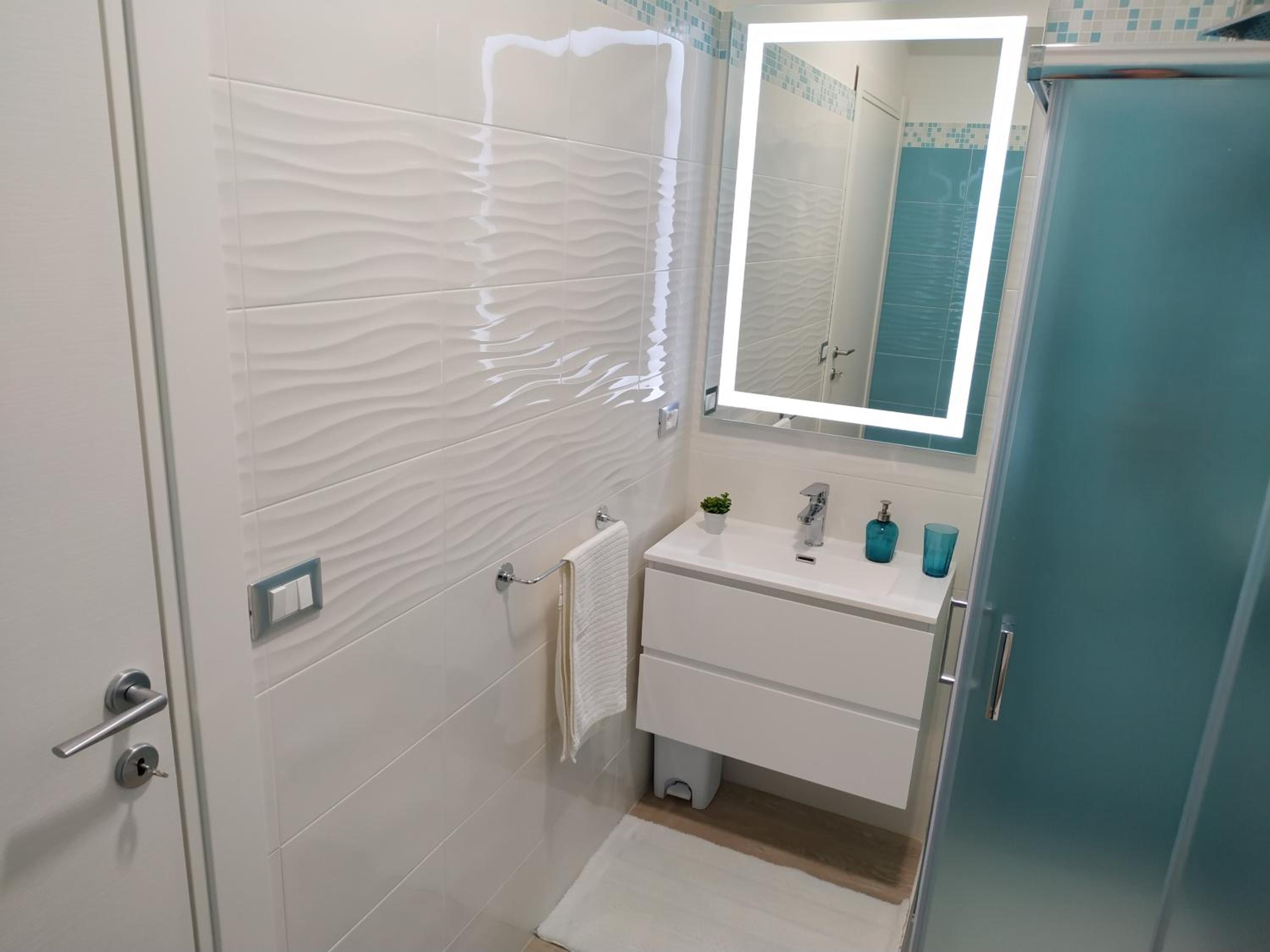 Single Room with Private Bathroom photo 2