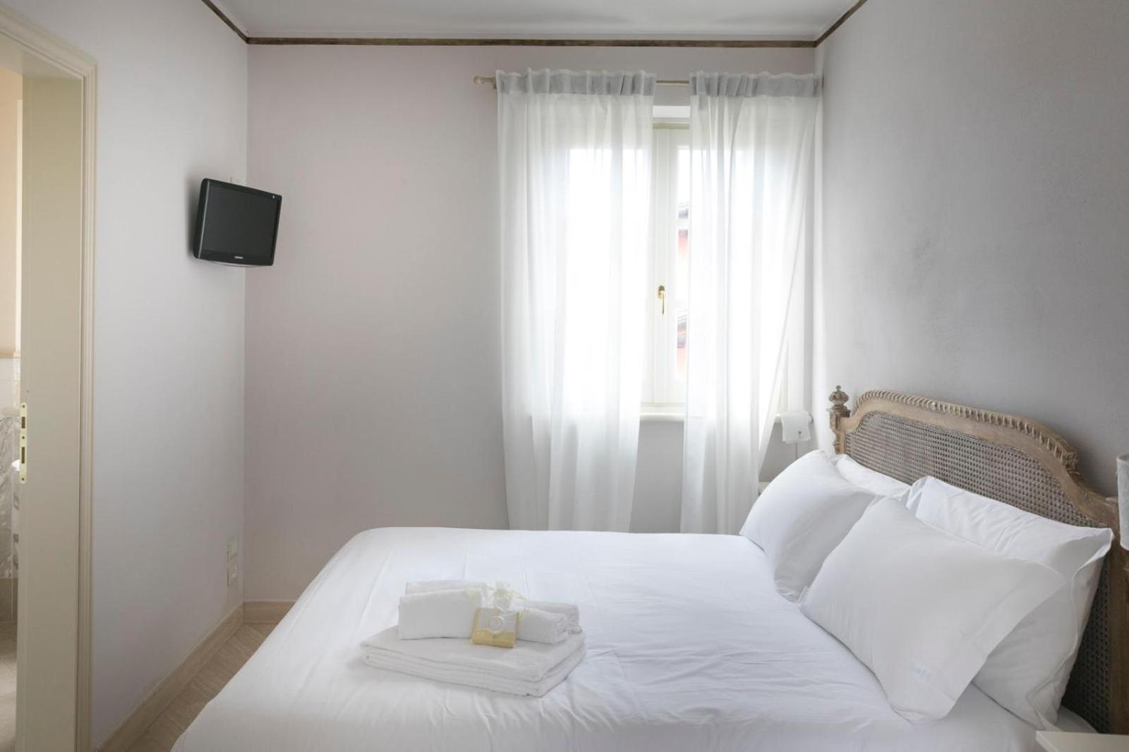 Standard Double Room - Photo 4