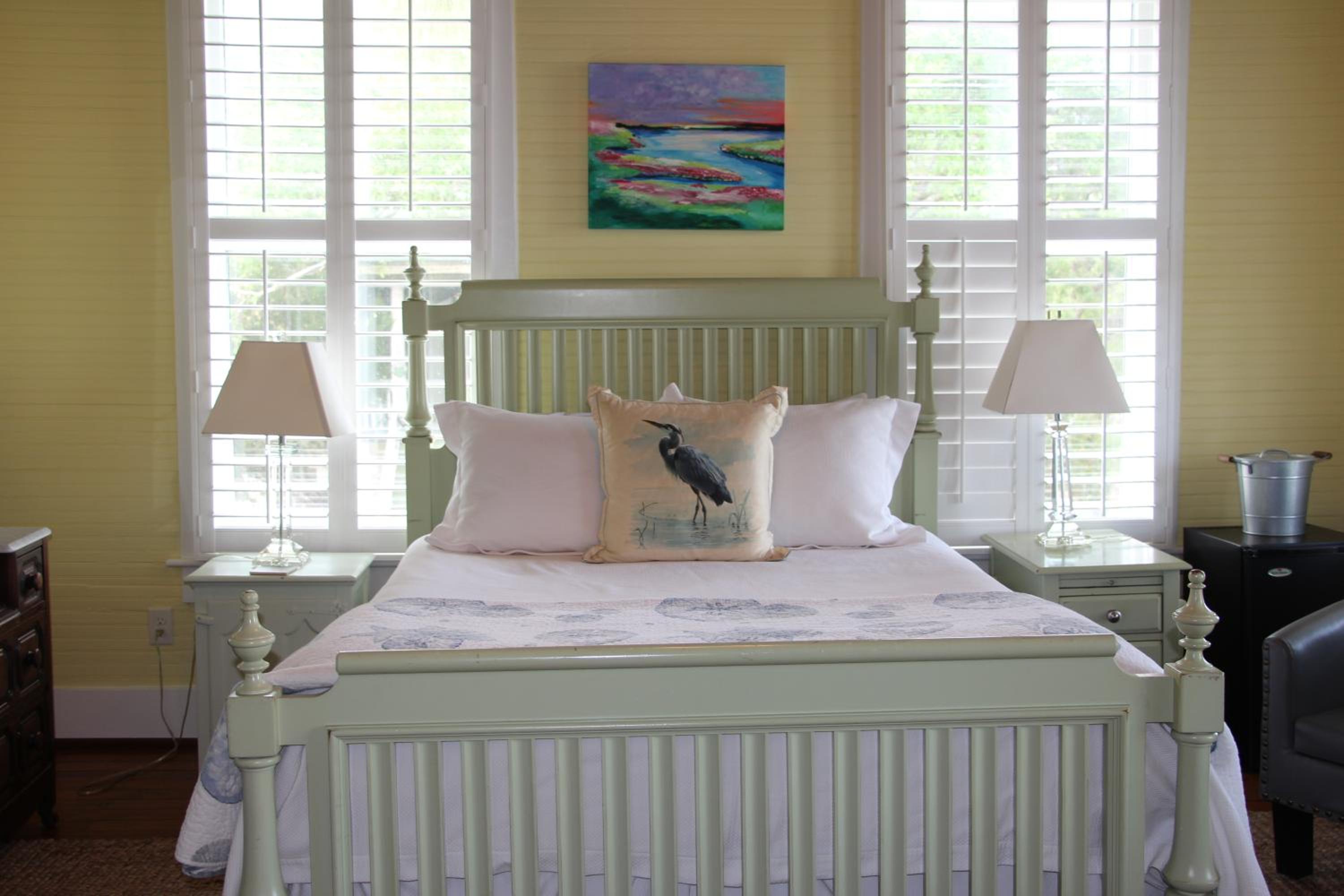 Queen Room photo 2
