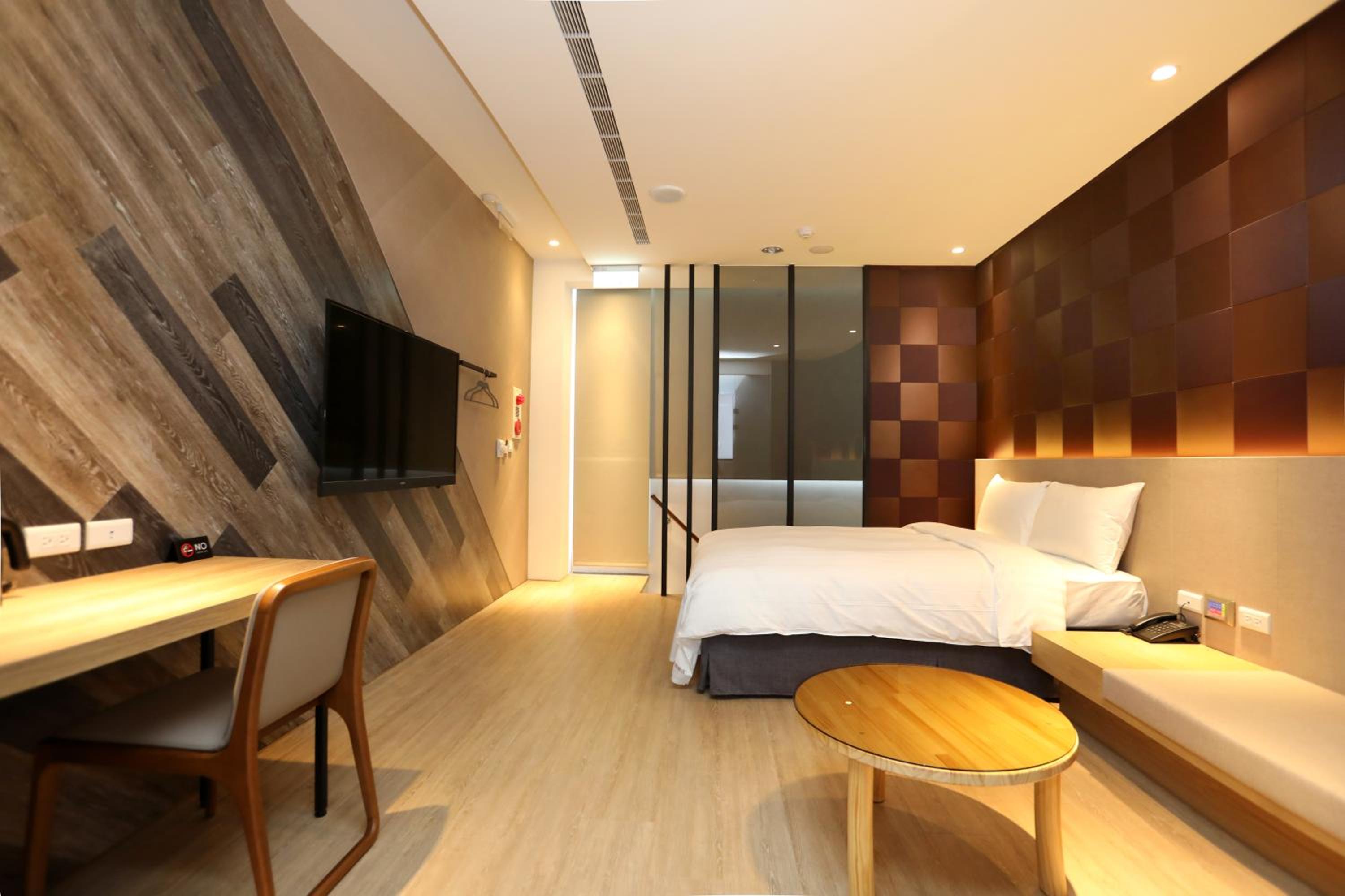 Deluxe Double Room with Bath photo 2