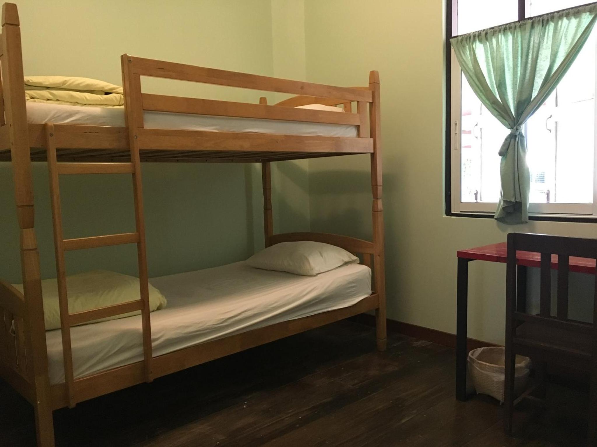 Double Room with Shared Bathroom and Air Conditioning photo 2