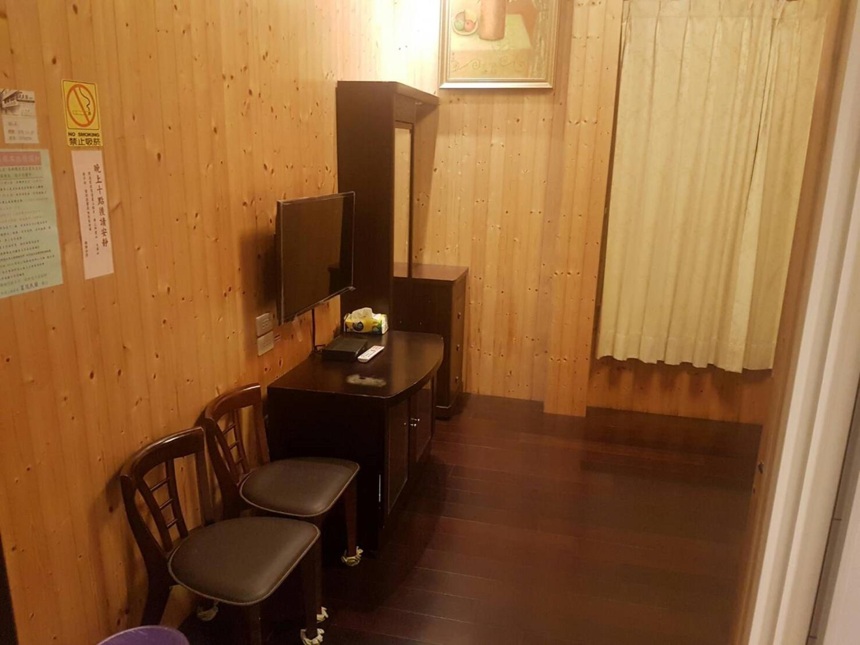 Japanese-Style Quadruple Room photo 3