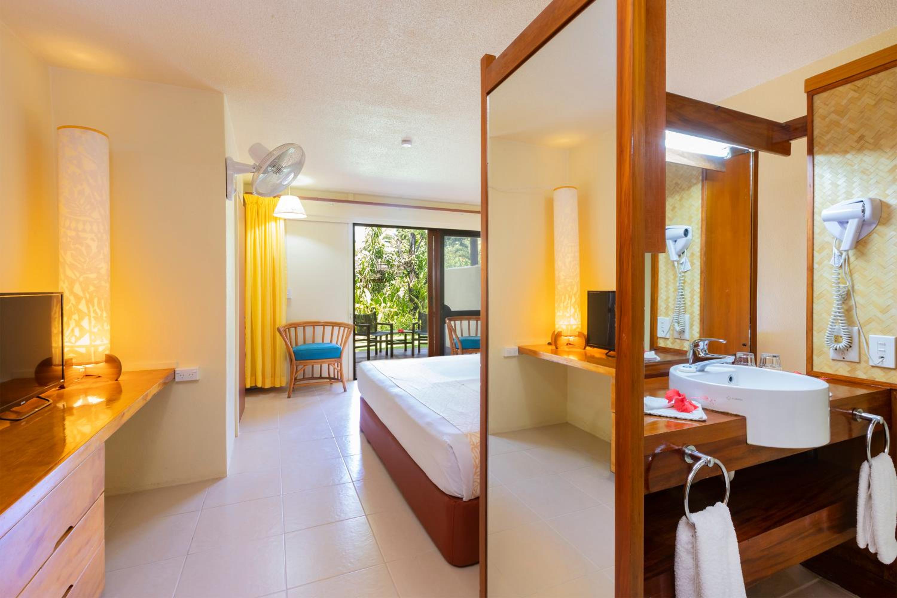 Family Three-Bedroom Interconnecting Suite - Beachside