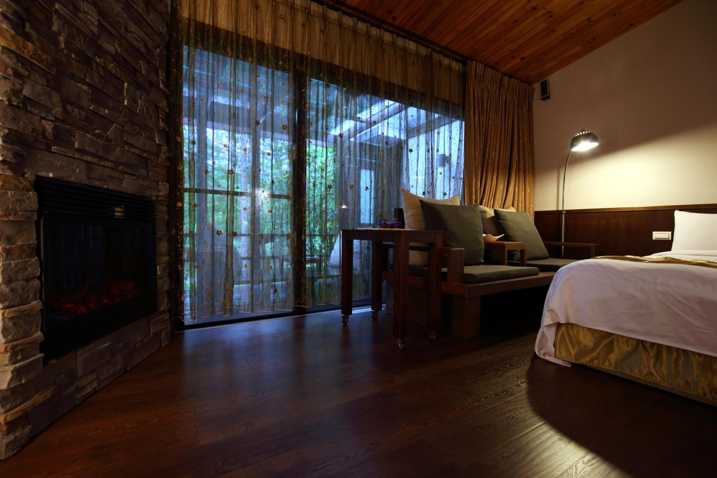 King Room with Lake View photo 1