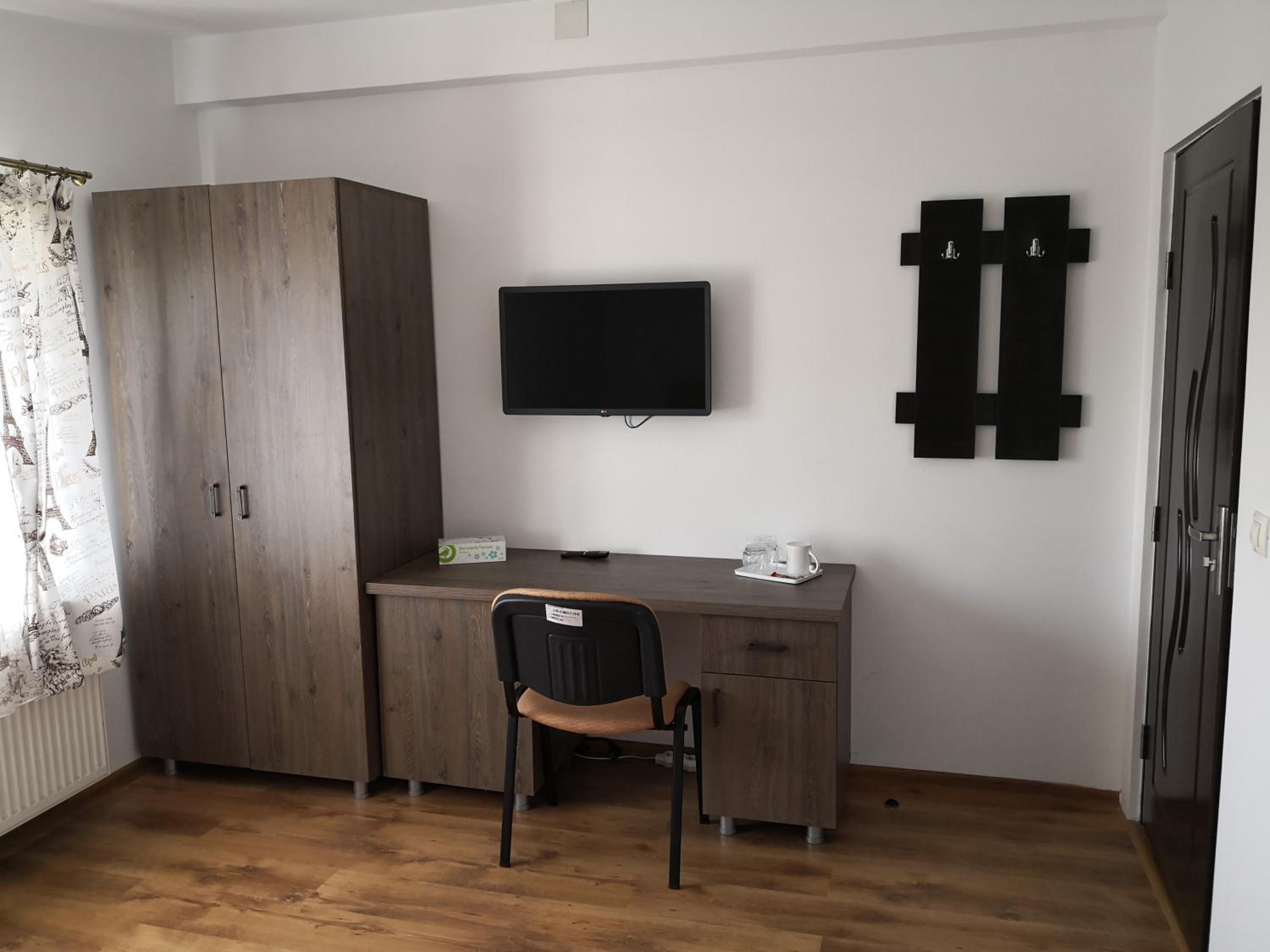 Studio with Sofa Bed - Photo 10