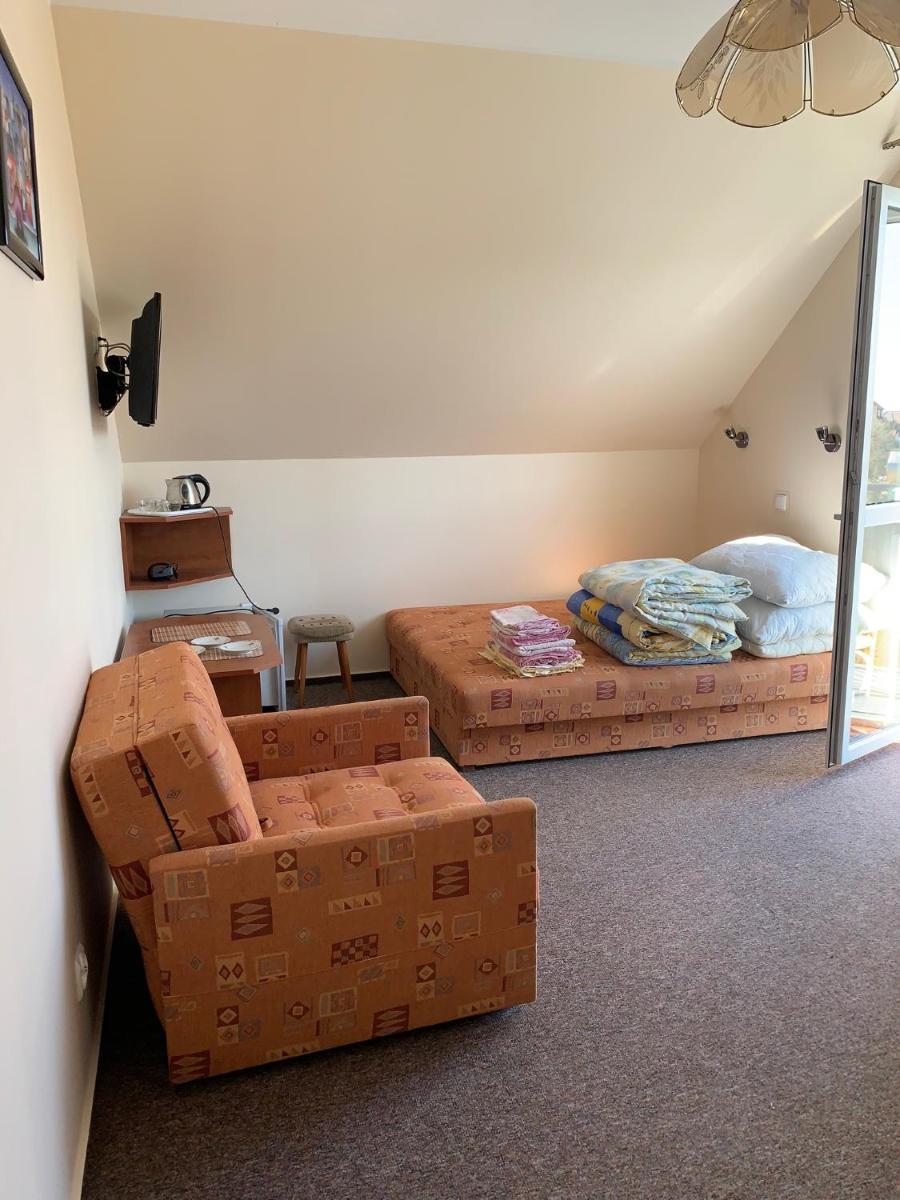 Triple Room with Balcony - Photo 6
