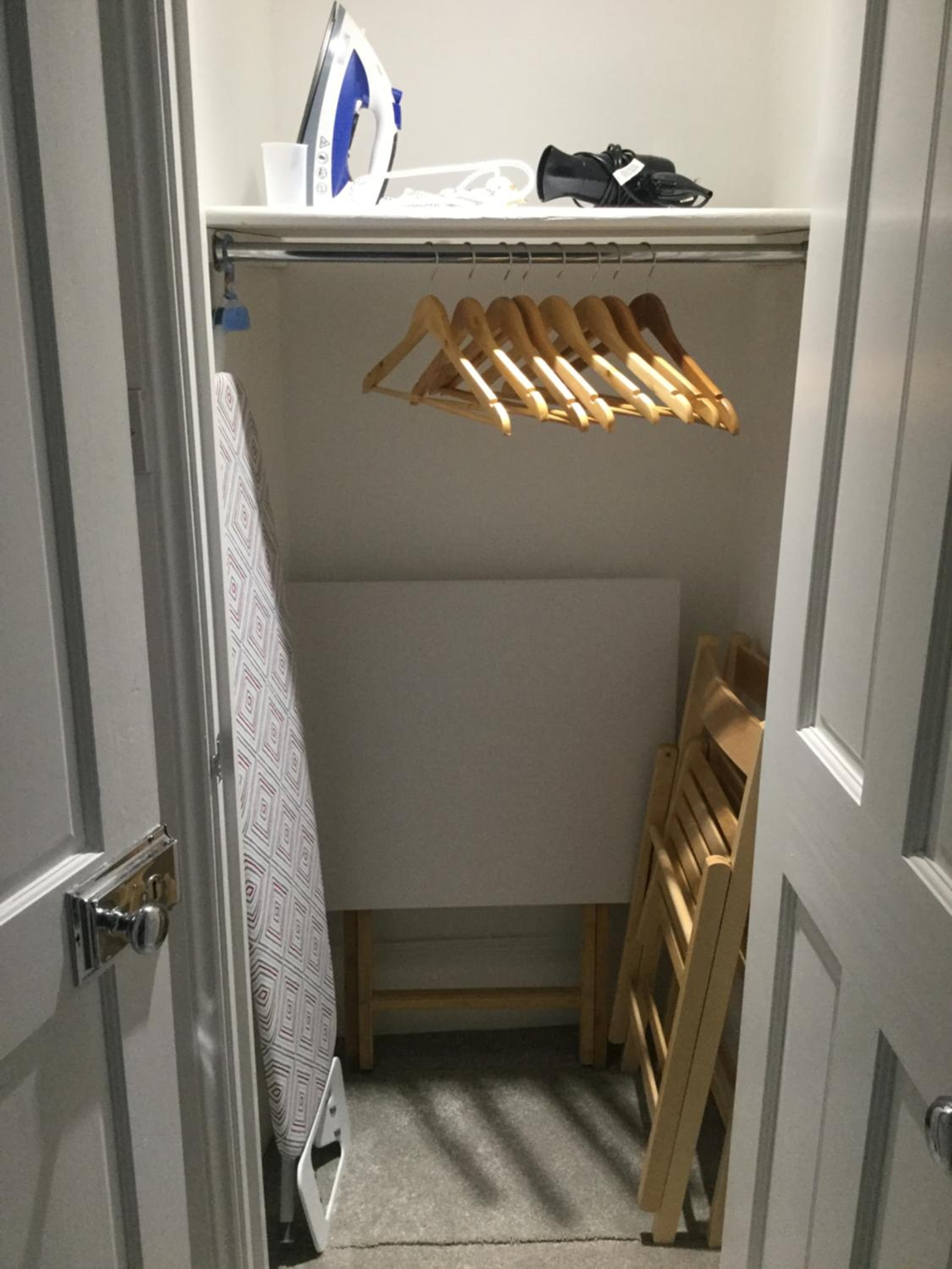Double Room with Private Bathroom - Photo 8