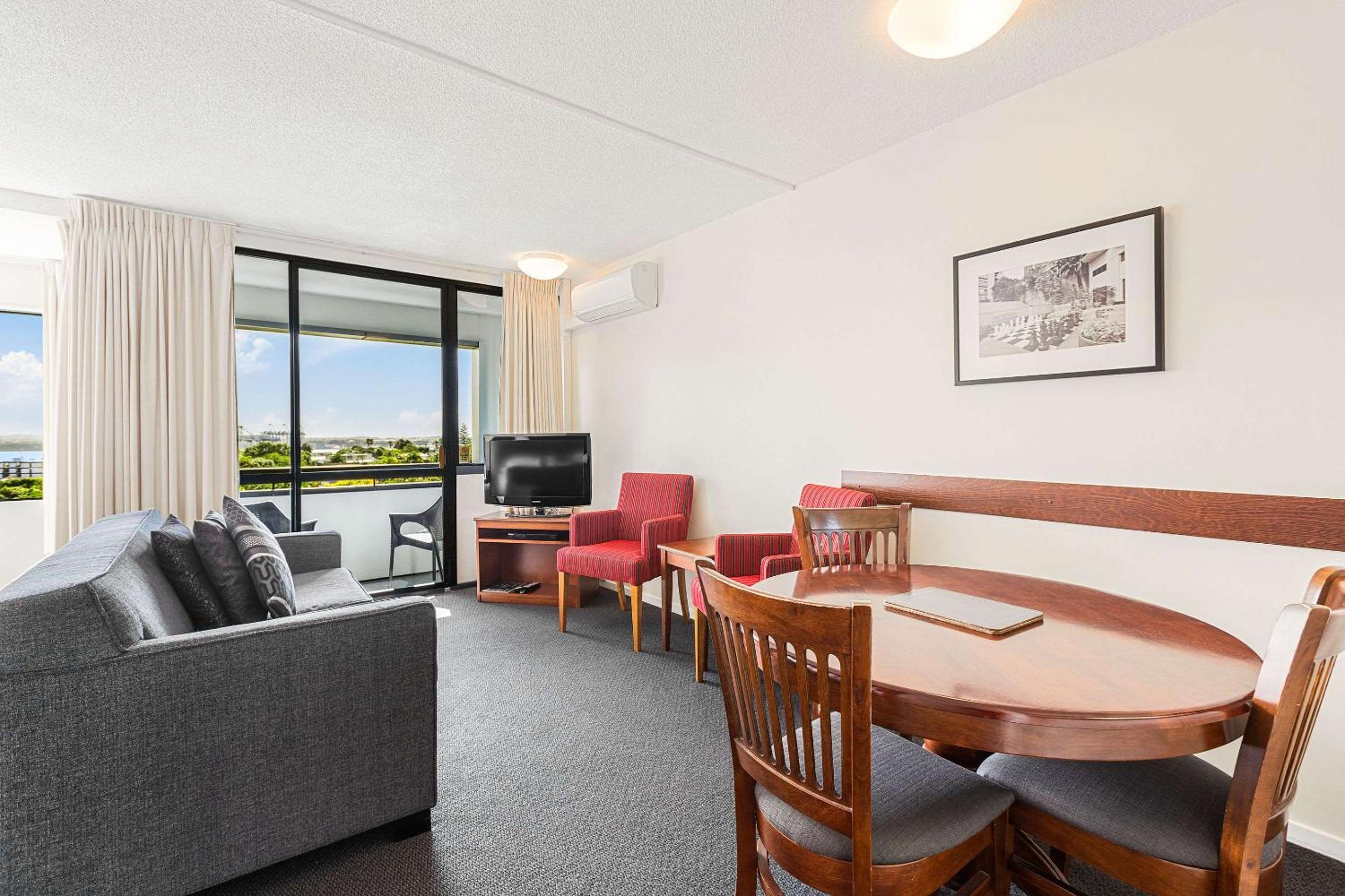 Premium Studio with Balcony - Photo 4