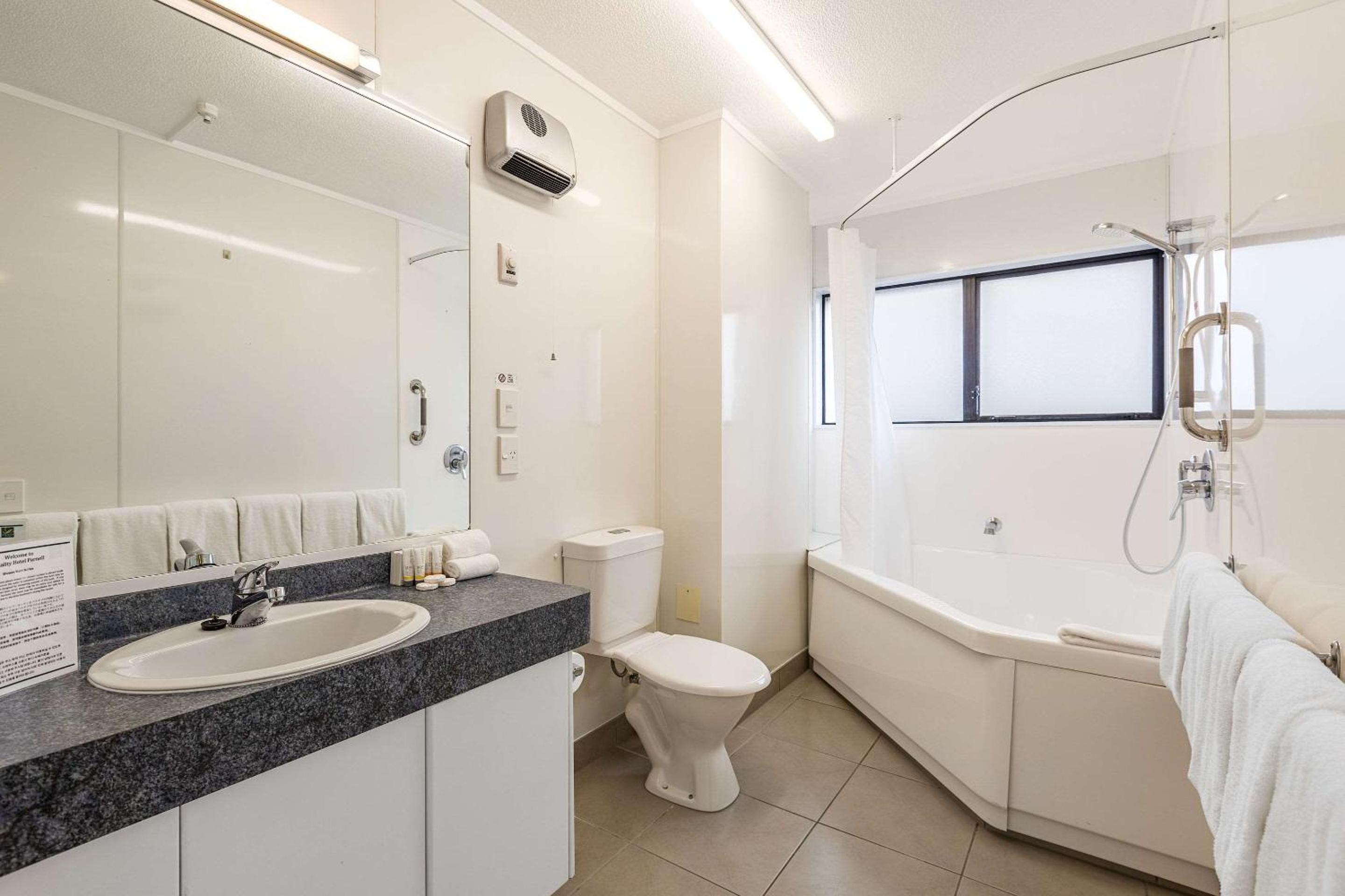Two Bedroom Apartment Double with Balcony - Photo 3