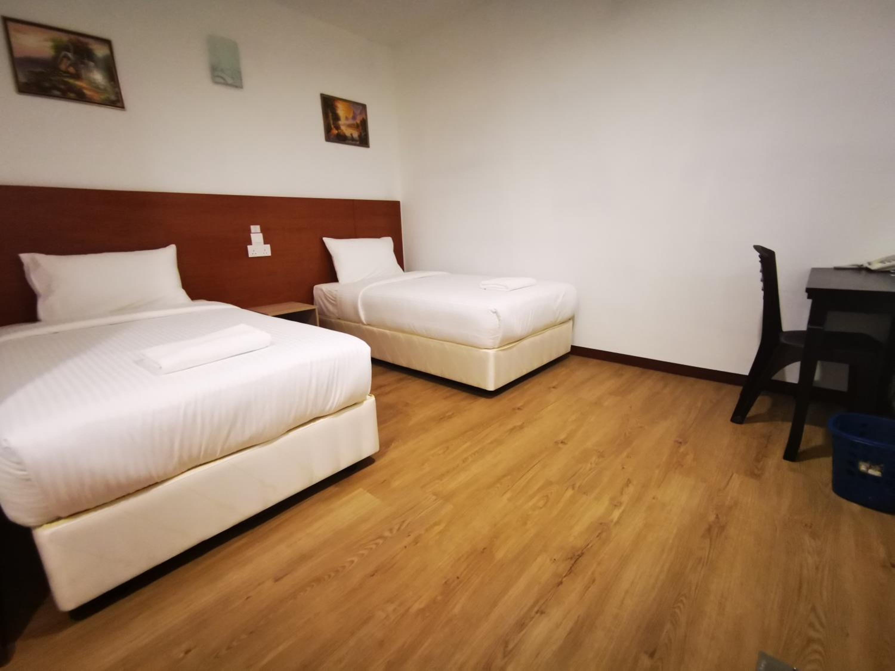 Deluxe Twin Room - Photo 1