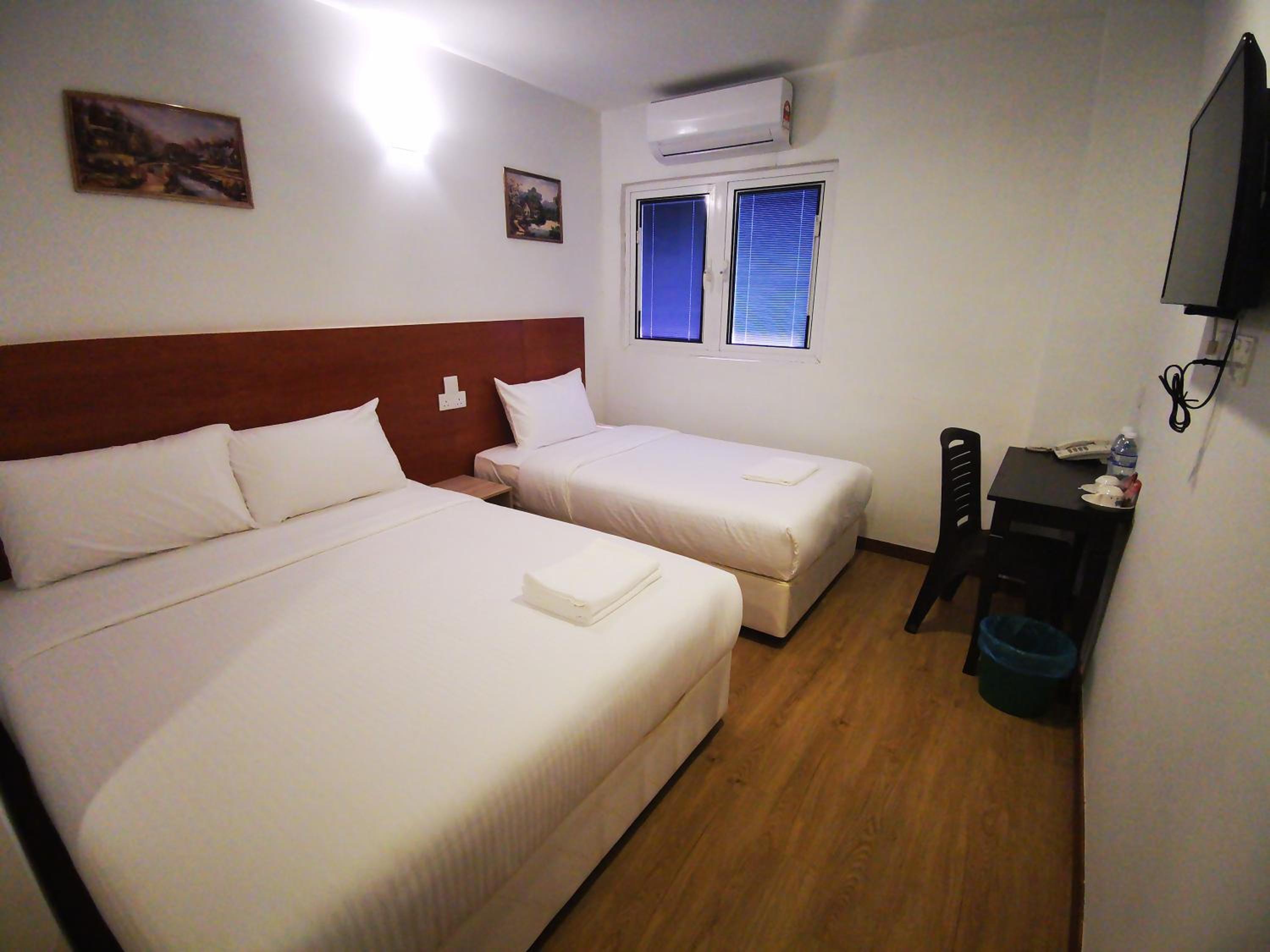 Deluxe Triple Room photo 2