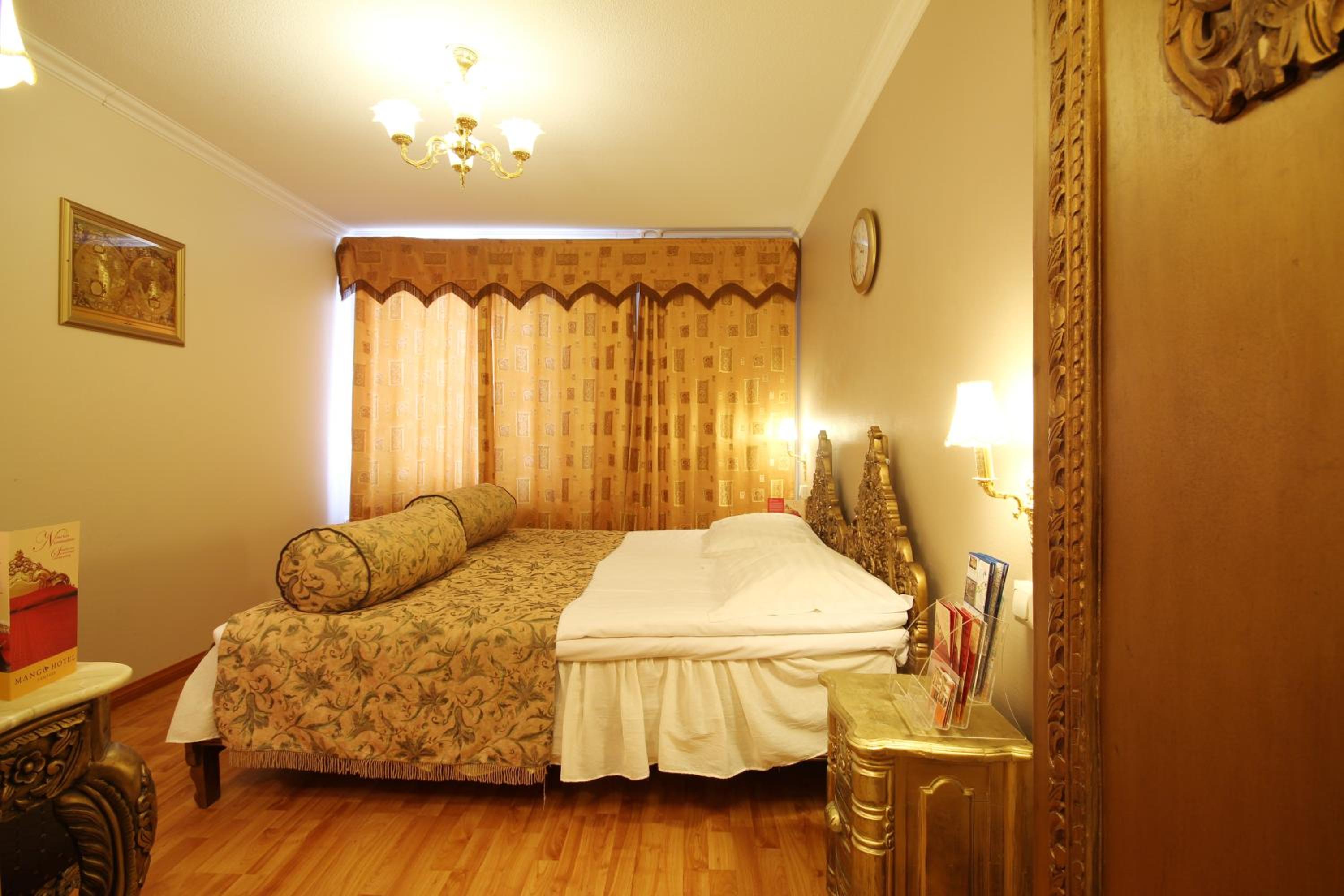 Double Room with Private Bathroom and toilet - Photo 1