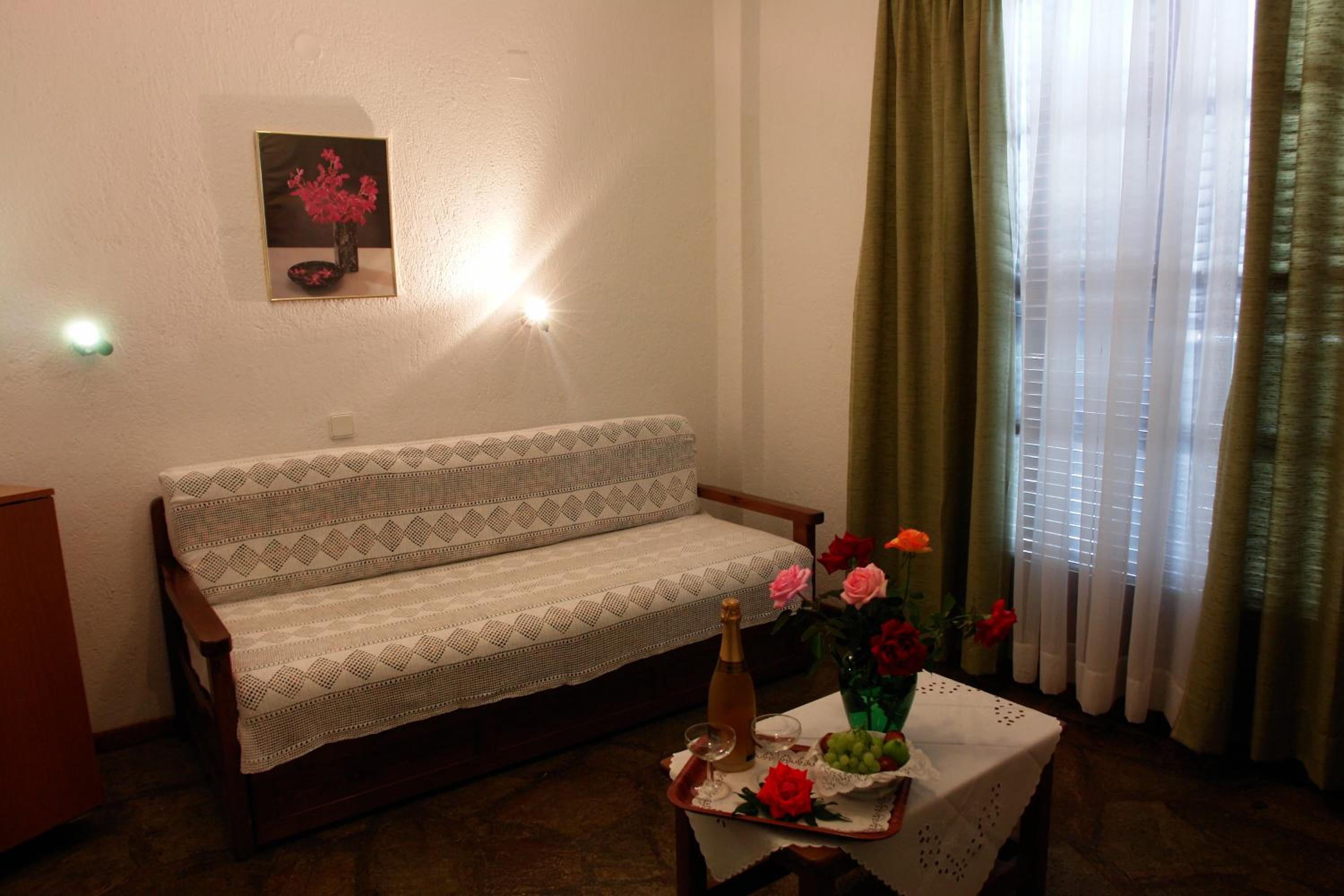 Family Room (2 Adults + 2 Children) photo 3