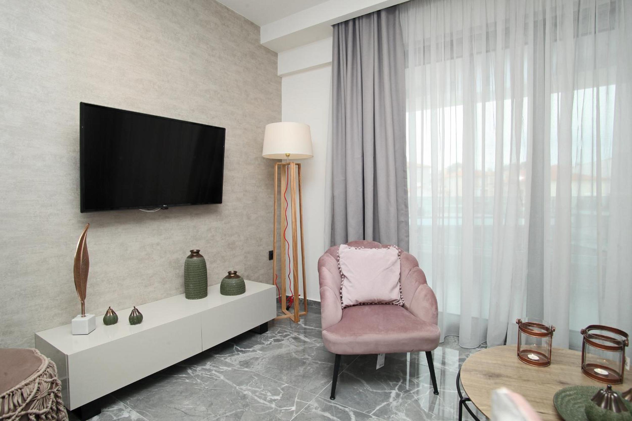 Luxury Quadruple Room - Photo 4