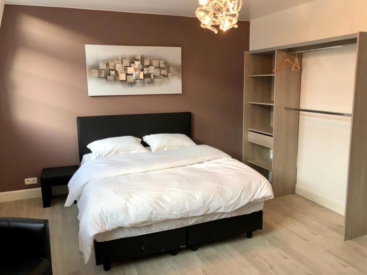 Deluxe Family Room photo 1