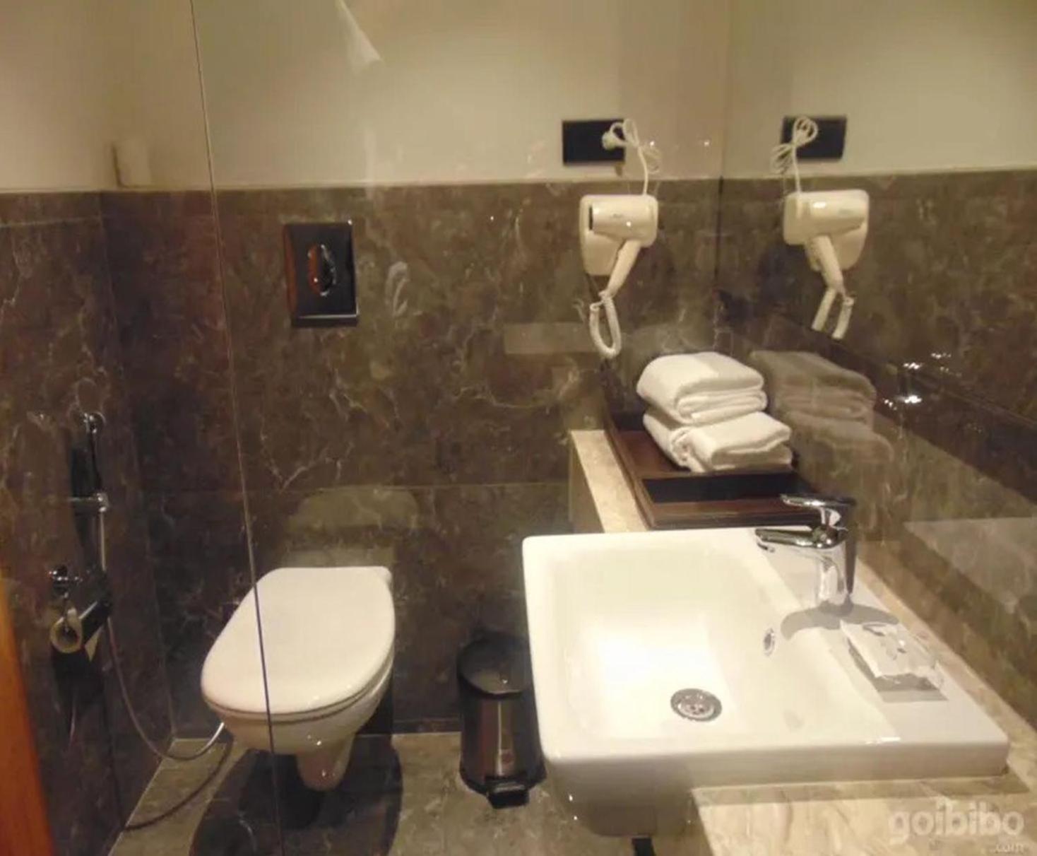 Deluxe Room with 15% off on laundry and mini bar & 20% off on spa services - Photo 6