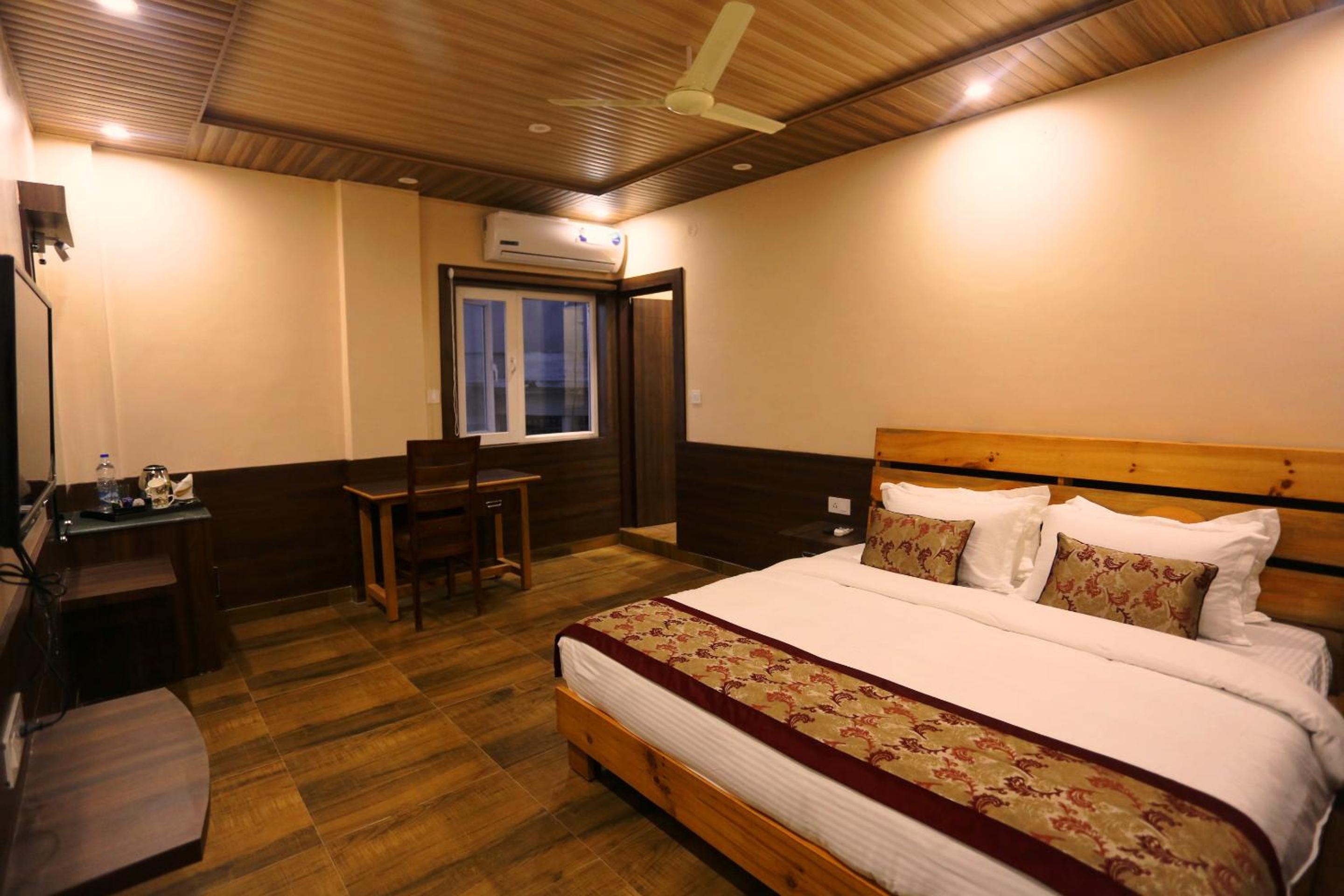 Queen Room - Photo 4
