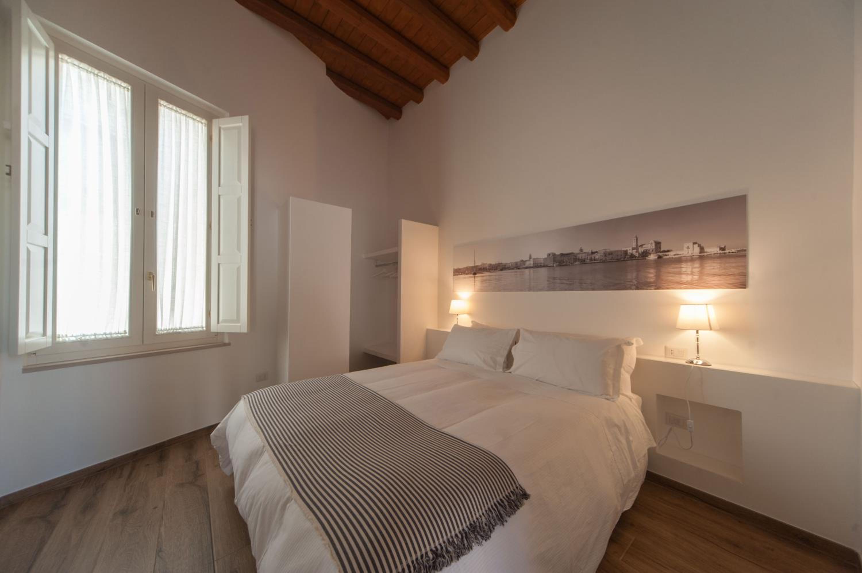 Double Room - Photo 5