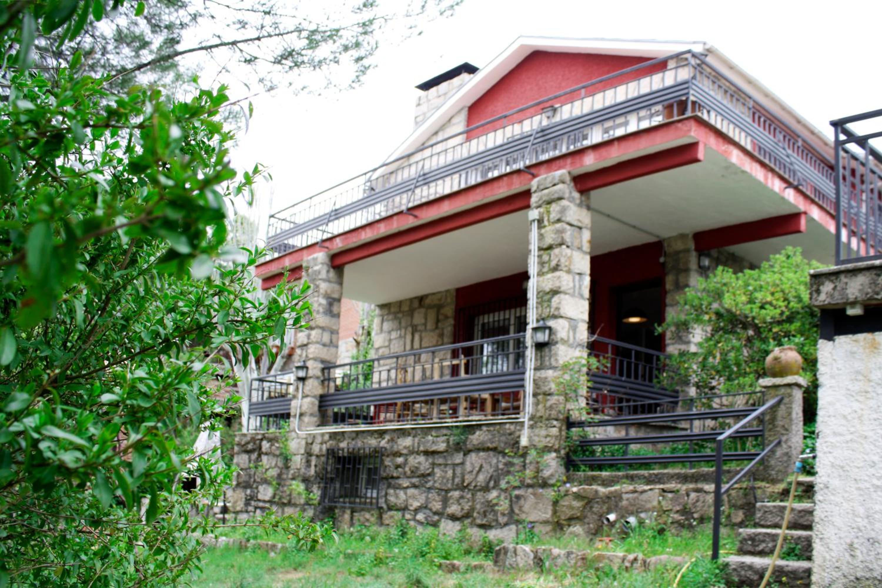 Apartment with Mountain View photo 3