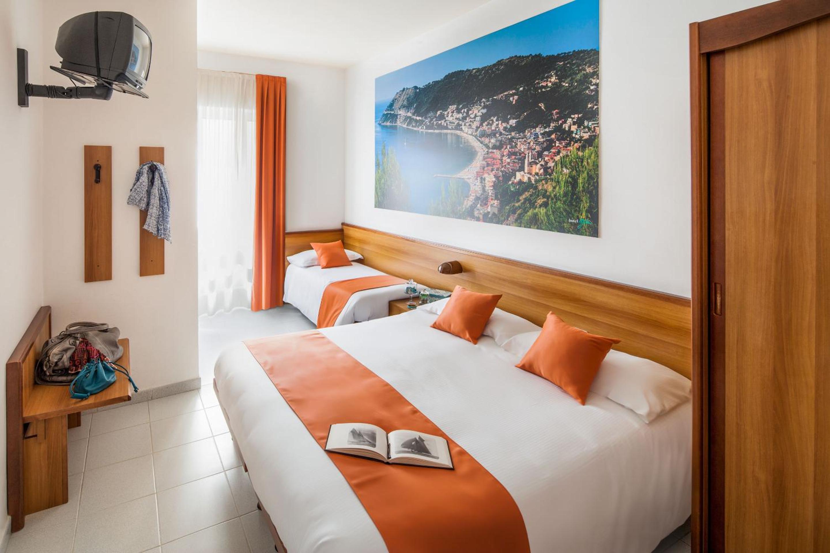 Standard Triple Room - Photo 1