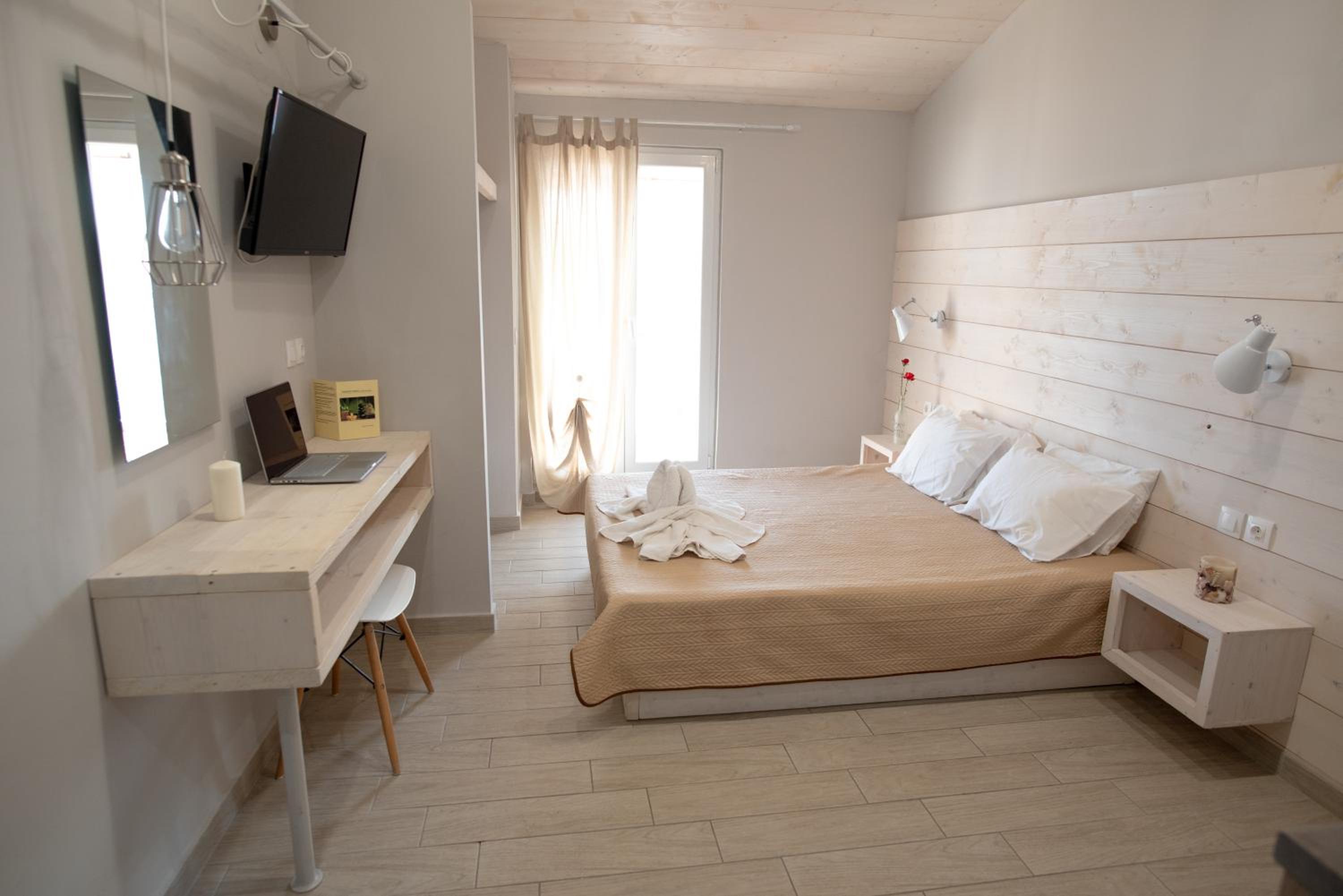 Duplex Suite - Photo 2
