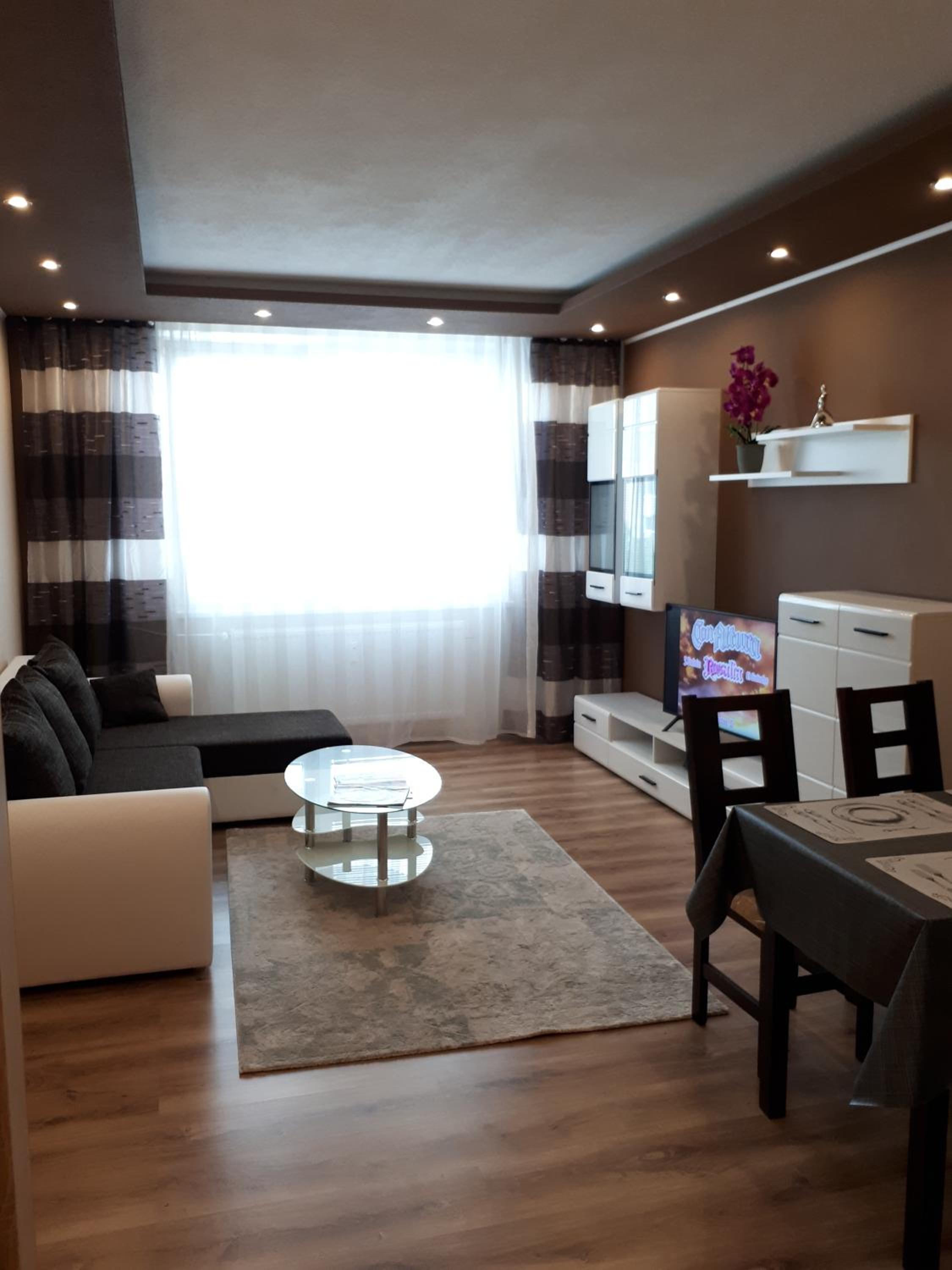 One-Bedroom Apartment - Photo 1