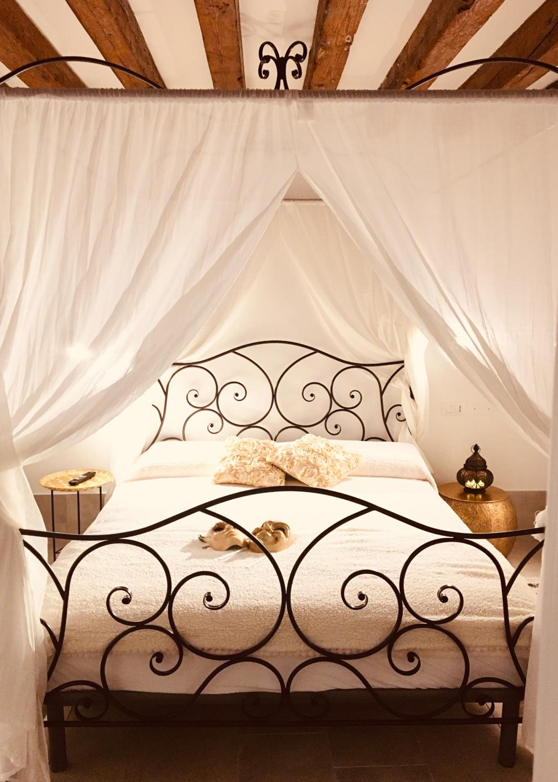 Deluxe Double Room with Shower