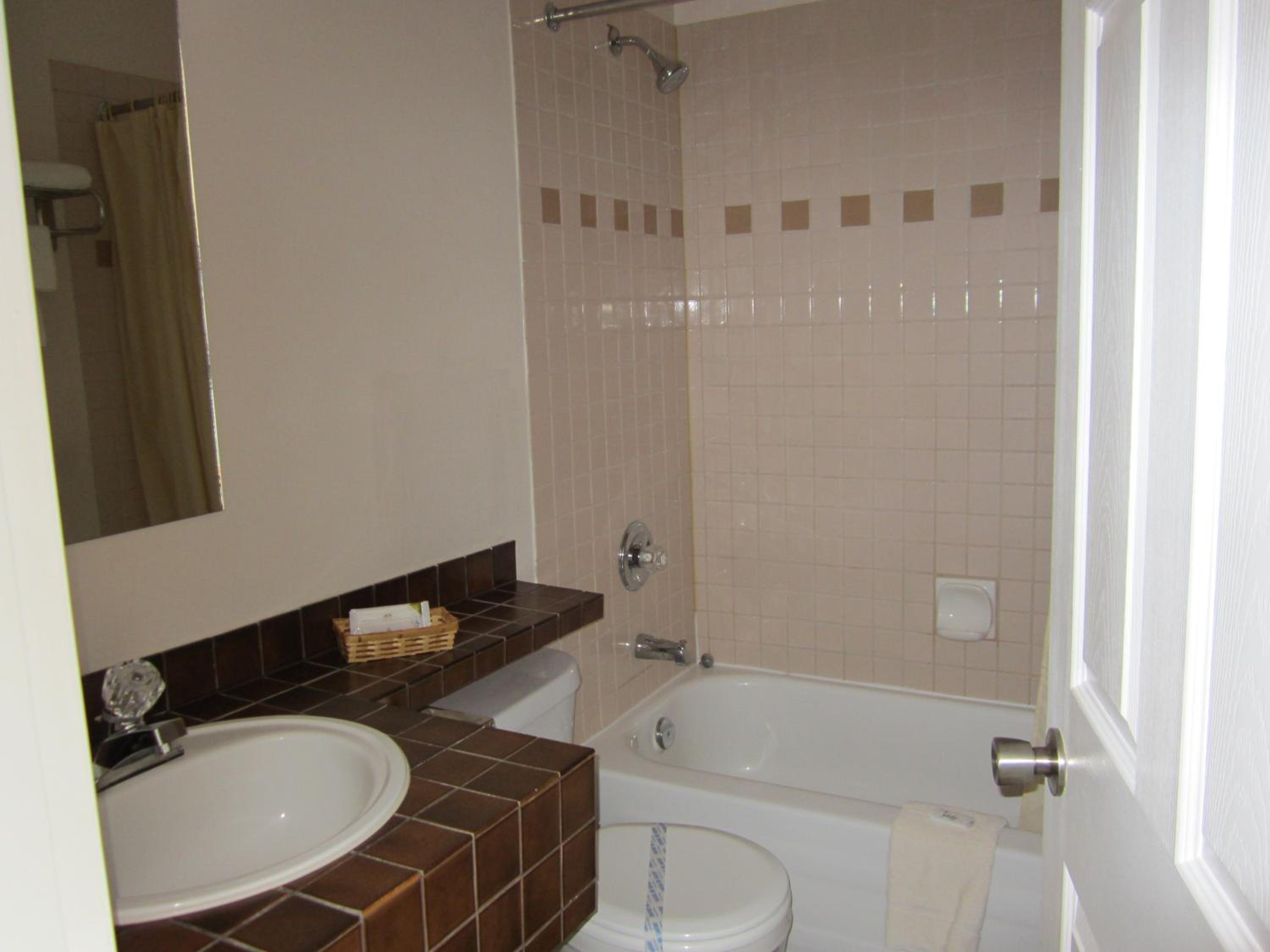 Queen Room - Photo 5