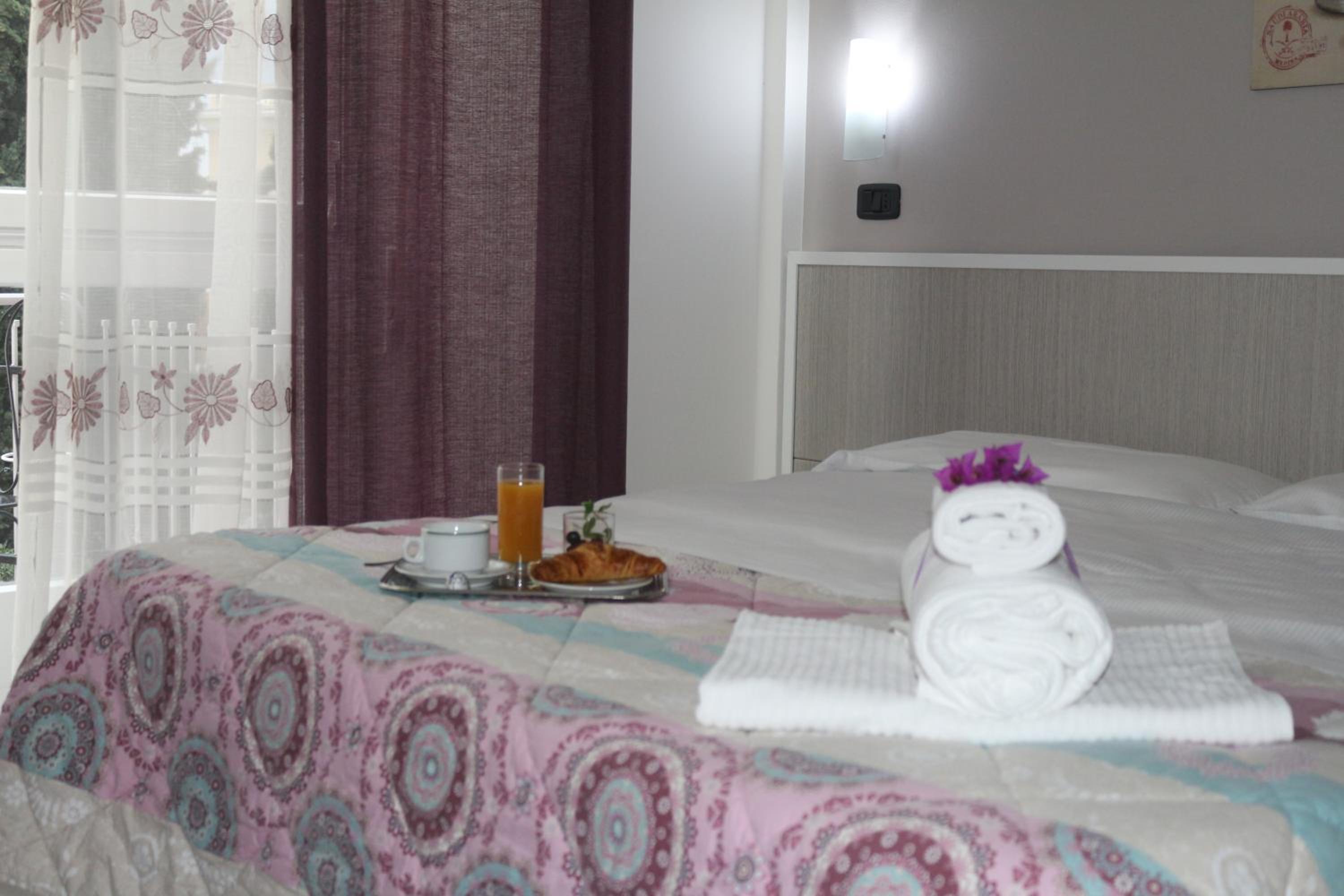 Triple Room with Garden View - Photo 3